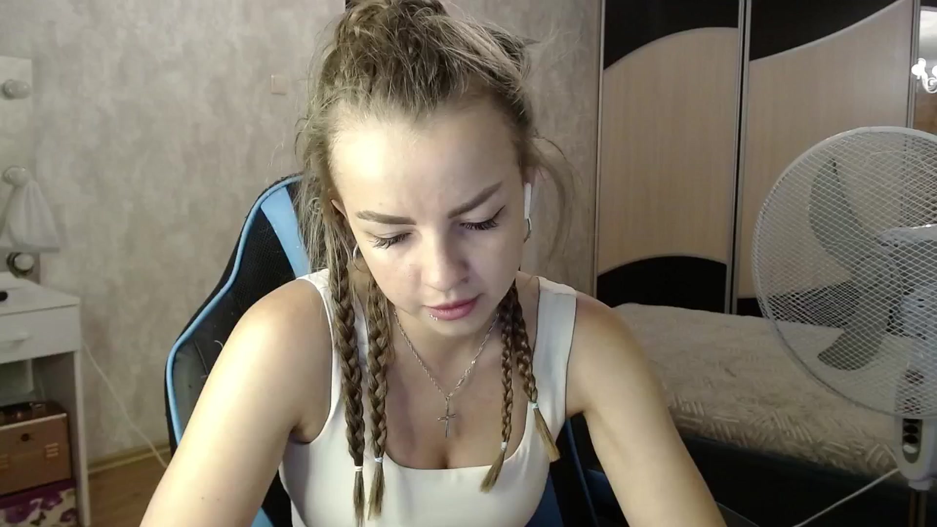 Gallery image thumbnail from Lio_noy's myfreecams stream on, 06/29/2024, 22:20 image 18 of 20