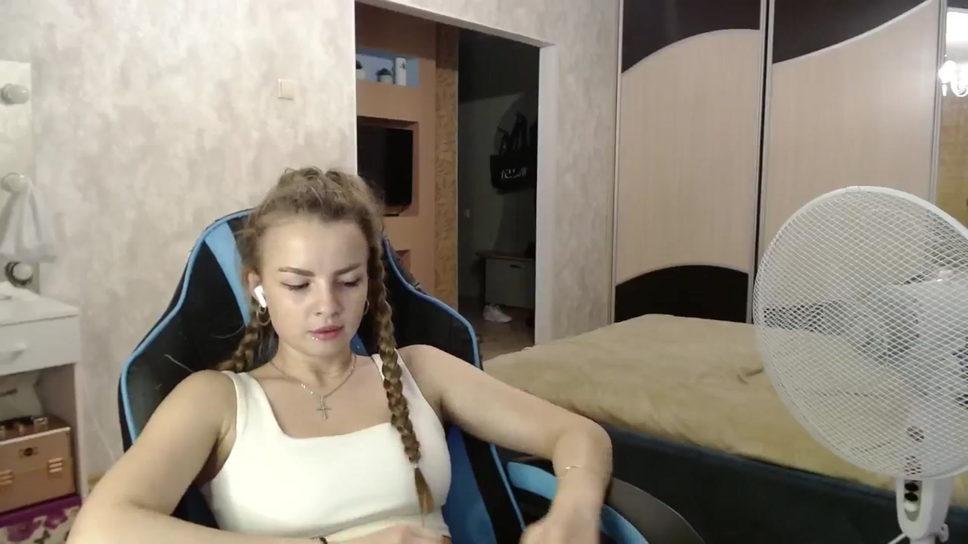 Gallery image thumbnail from Lio_noy's myfreecams stream on, 07/03/2024, 24:05 image 11 of 20