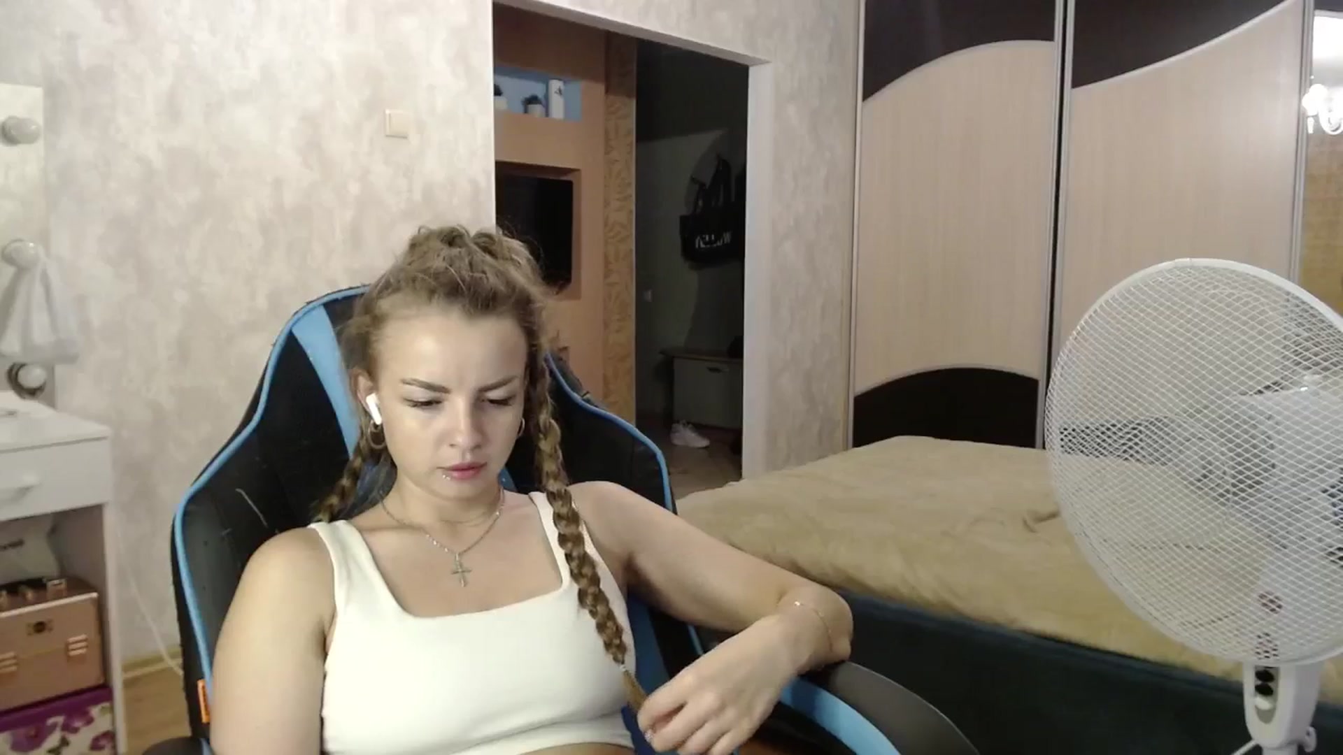 Gallery image thumbnail from Lio_noy's myfreecams stream on, 07/03/2024, 24:05 image 12 of 20