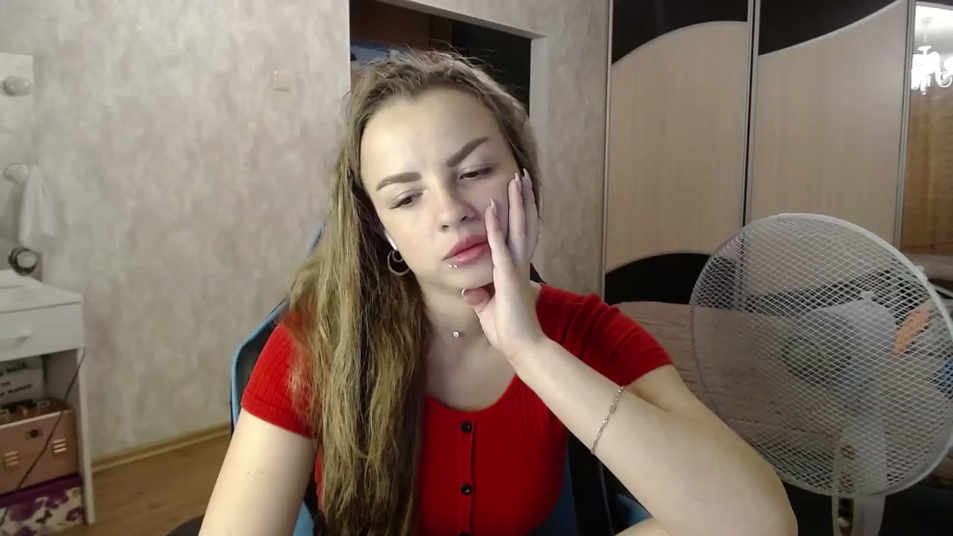 Gallery image thumbnail from Lio_noy's myfreecams stream on, 07/08/2024, 23:20 image 15 of 20
