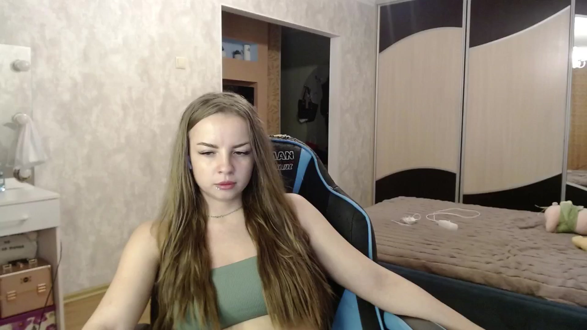 Gallery image thumbnail from Lio_noy's myfreecams stream on, 08/06/2024, 23:46 image 4 of 20