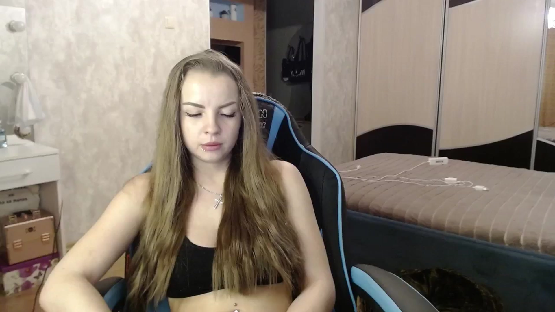 Gallery image thumbnail from Lio_noy's myfreecams stream on, 08/08/2024, 22:35 image 12 of 20