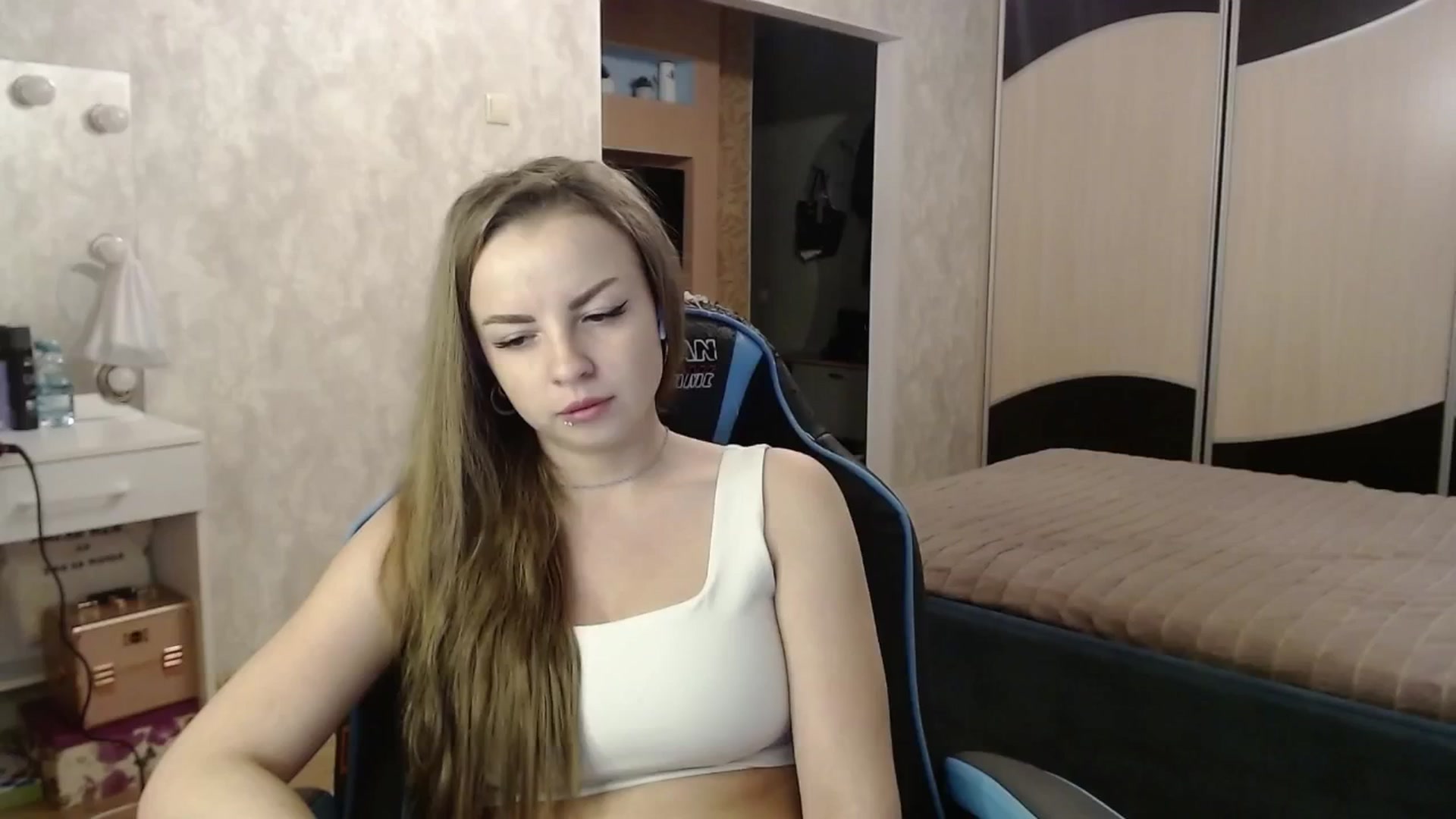 Gallery image thumbnail from Lio_noy's myfreecams stream on, 08/13/2024, 23:47 image 16 of 20