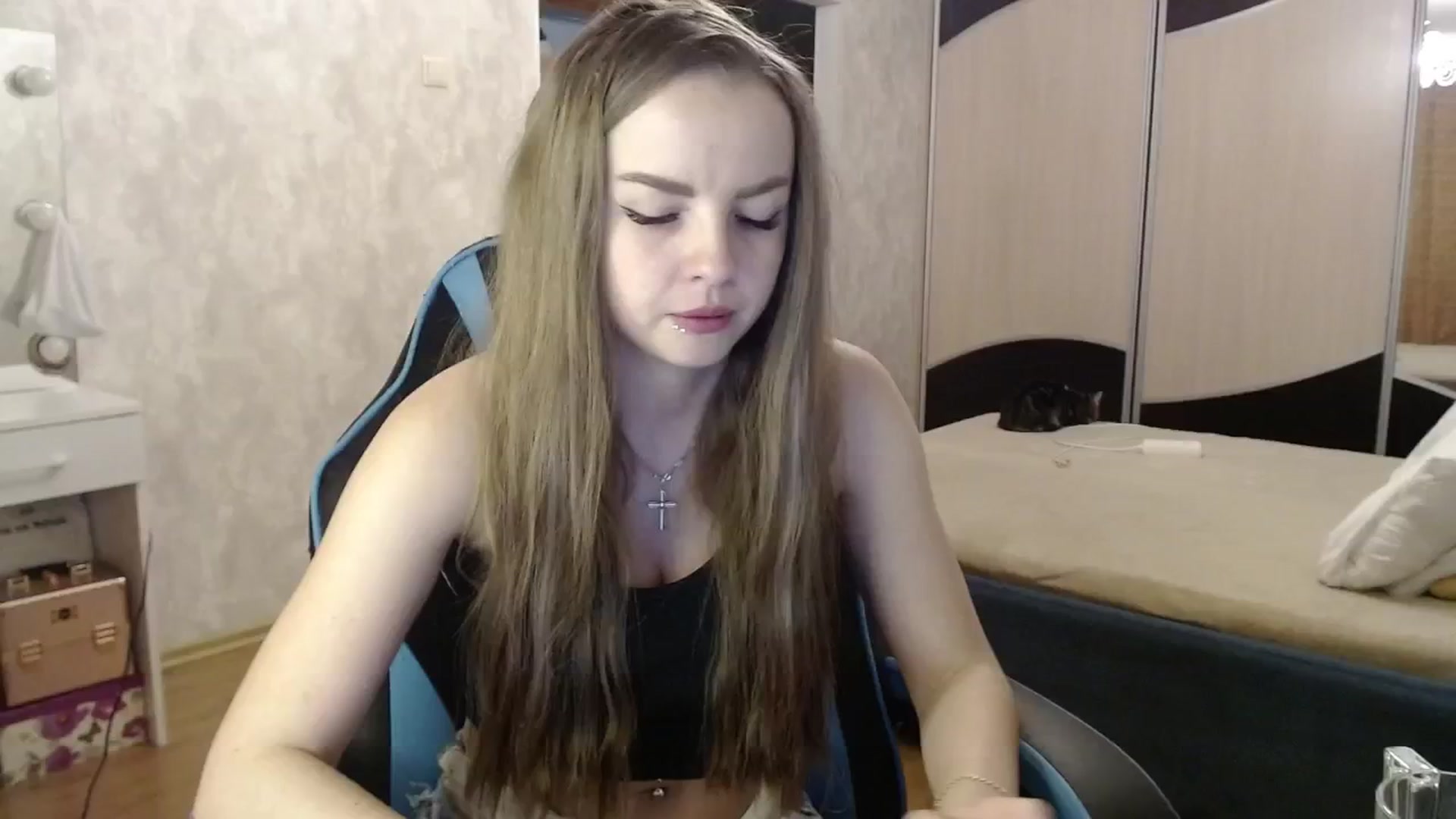 Gallery image thumbnail from Lio_noy's myfreecams stream on, 09/08/2024, 22:17 image 11 of 20