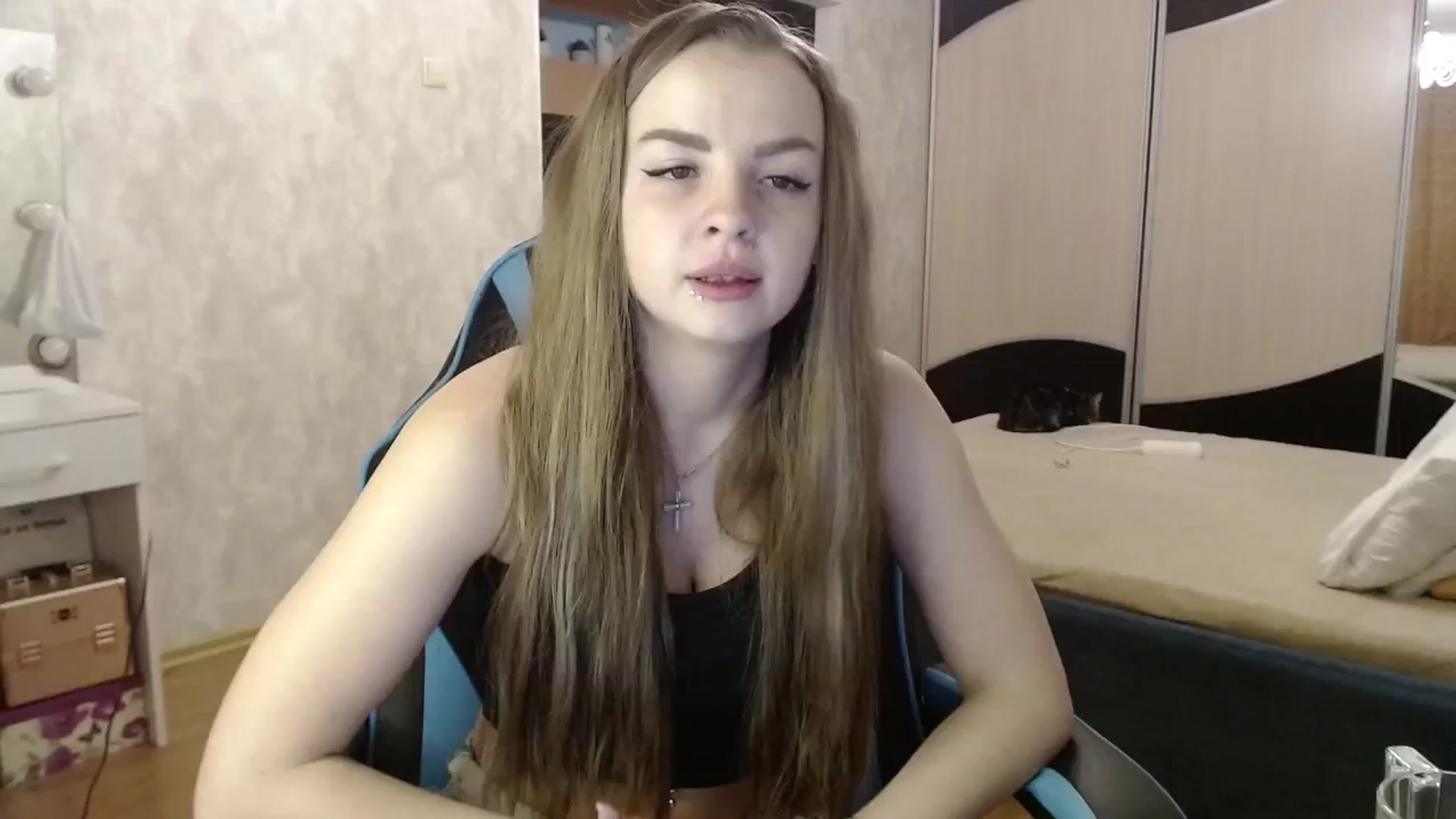 Gallery image thumbnail from Lio_noy's myfreecams stream on, 09/08/2024, 22:17 image 12 of 20