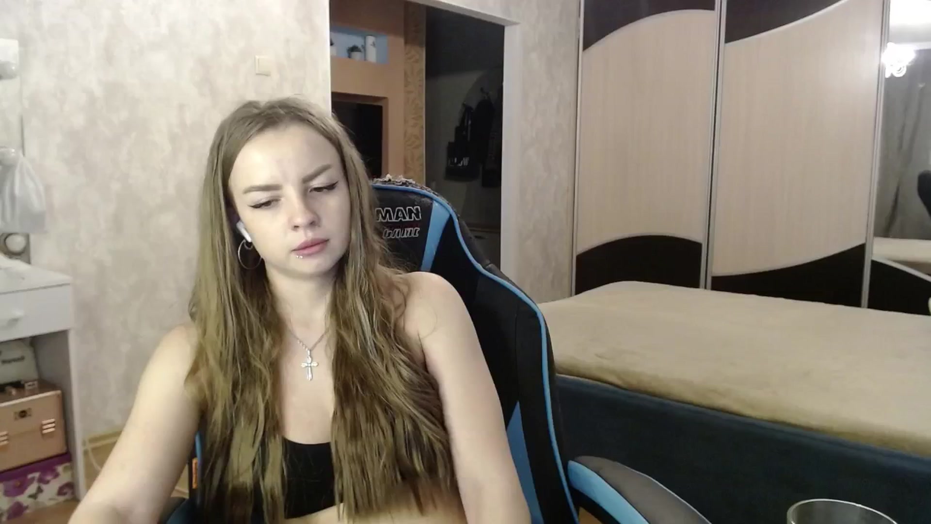 Gallery image thumbnail from Lio_noy's myfreecams stream on, 09/14/2024, 23:06 image 17 of 20