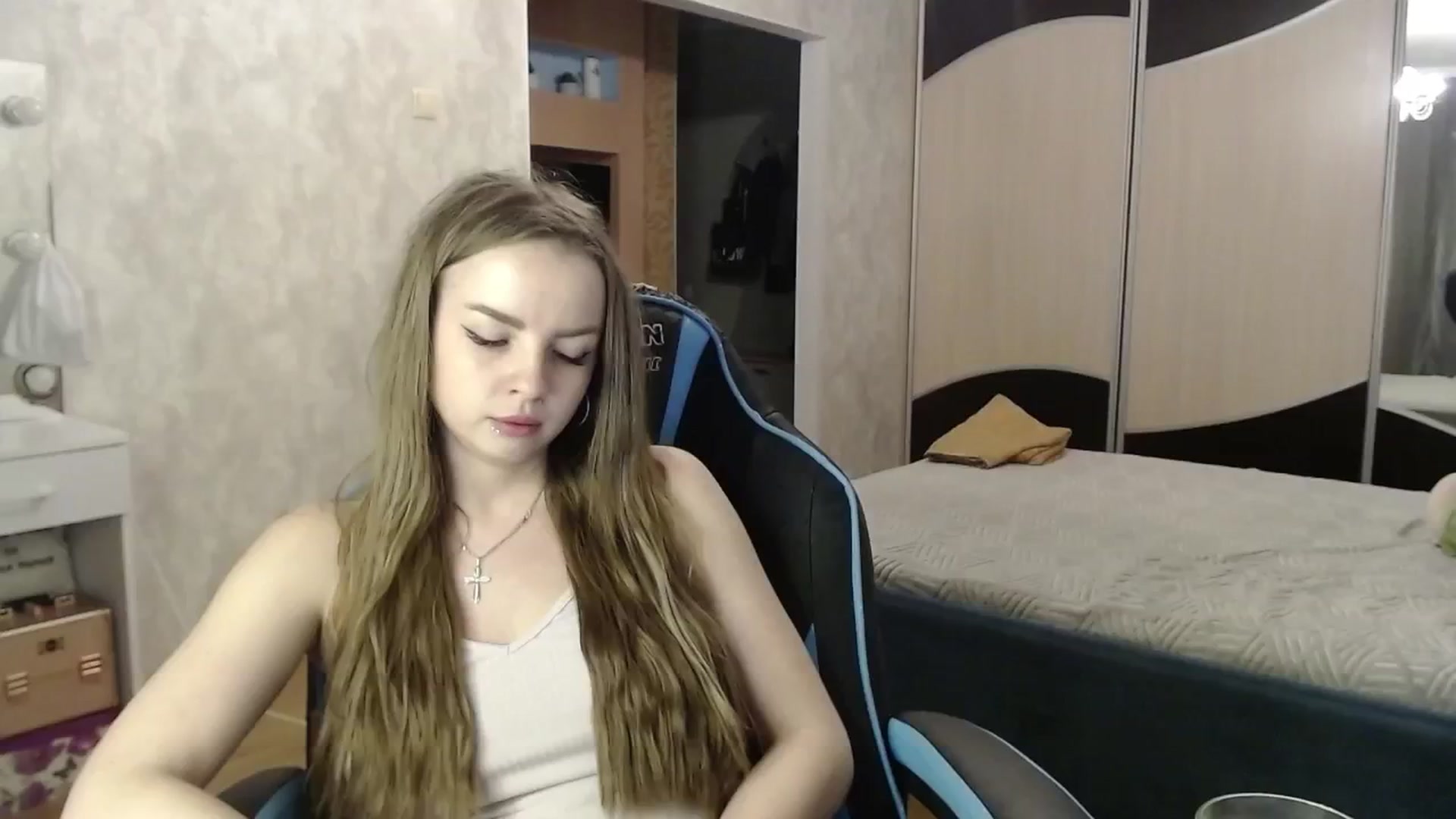 Gallery image thumbnail from Lio_noy's myfreecams stream on, 09/15/2024, 23:38 image 13 of 20