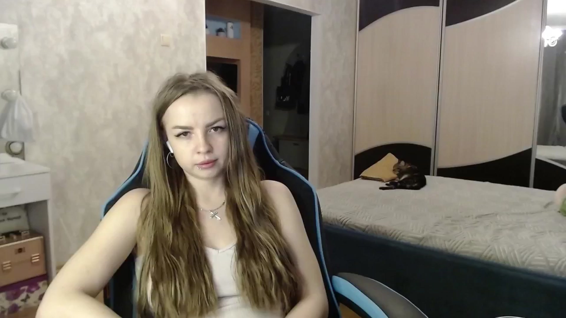 Gallery image thumbnail from Lio_noy's myfreecams stream on, 09/15/2024, 23:38 image 5 of 20