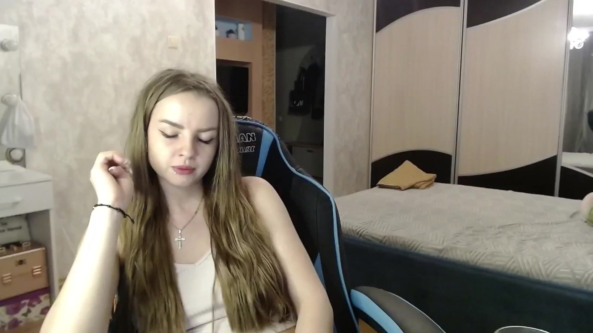Gallery image thumbnail from Lio_noy's myfreecams stream on, 09/15/2024, 23:38 image 12 of 20