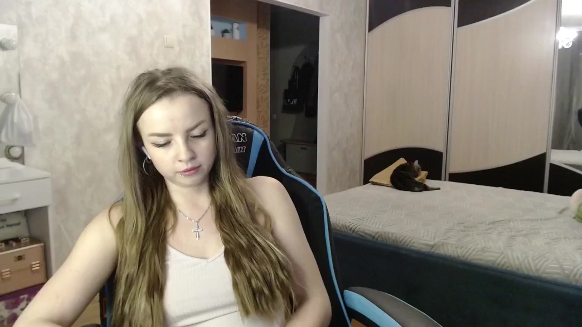 Gallery image thumbnail from Lio_noy's myfreecams stream on, 09/15/2024, 23:38 image 17 of 20
