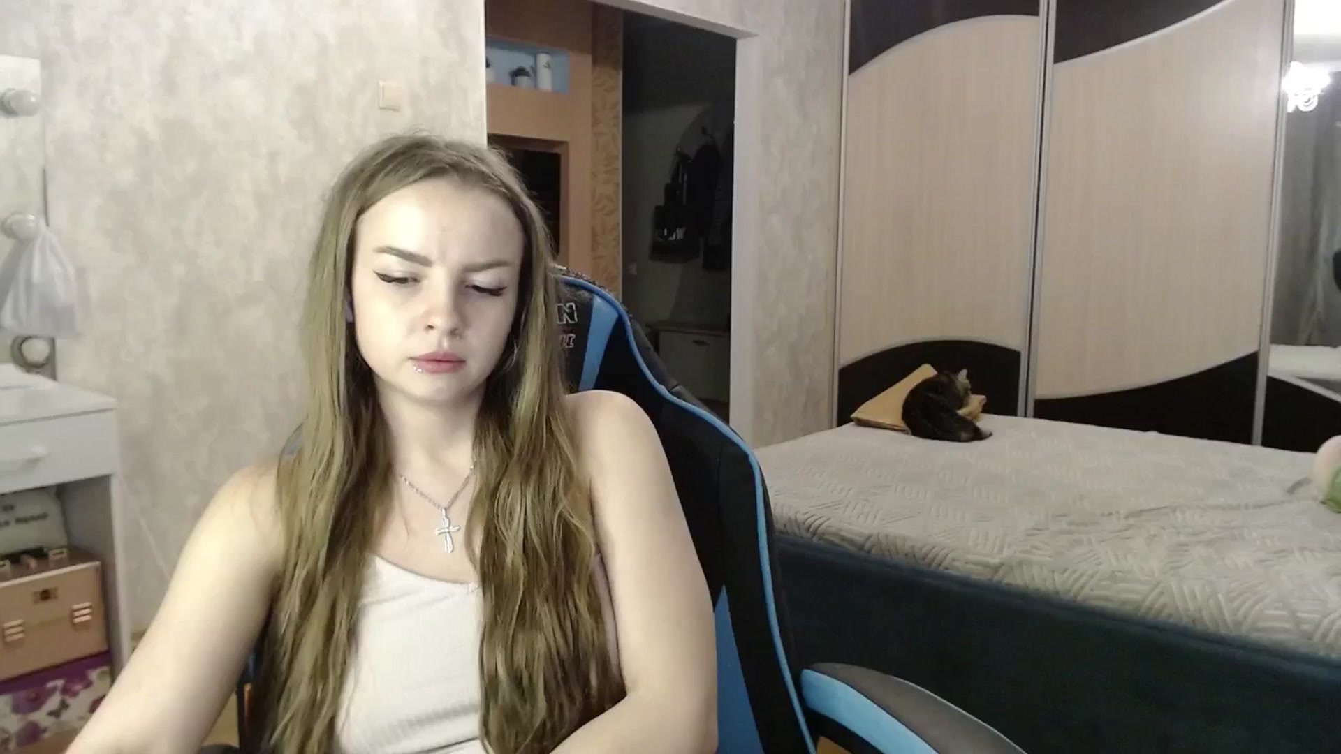 Gallery image thumbnail from Lio_noy's myfreecams stream on, 09/15/2024, 23:38 image 16 of 20