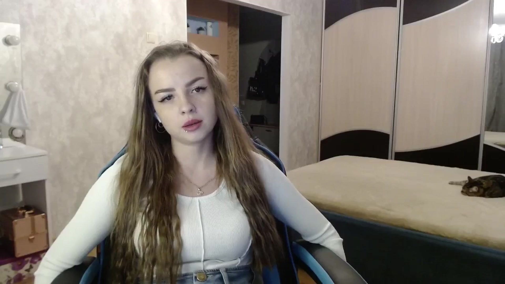 Gallery image thumbnail from Lio_noy's myfreecams stream on, 09/29/2024, 23:36 image 12 of 20