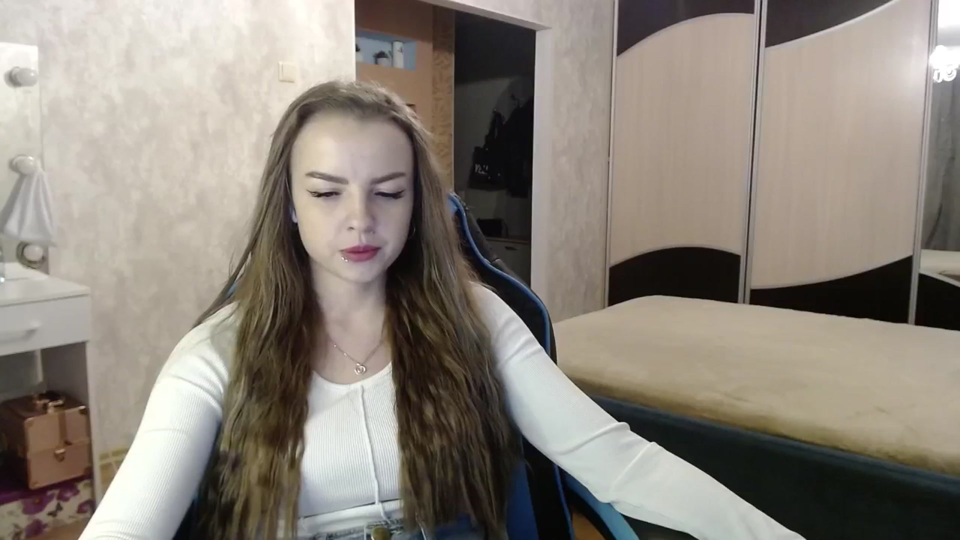 Gallery image thumbnail from Lio_noy's myfreecams stream on, 09/29/2024, 23:36 image 8 of 20