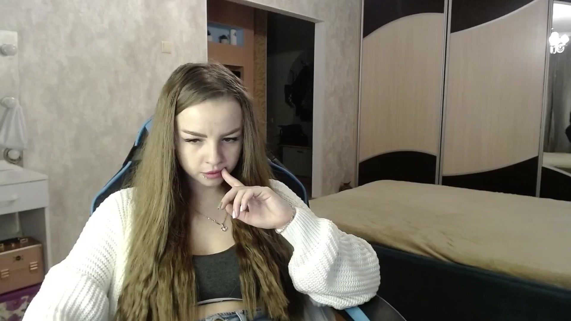 Gallery image thumbnail from Lio_noy's myfreecams stream on, 09/30/2024, 23:11 image 8 of 20