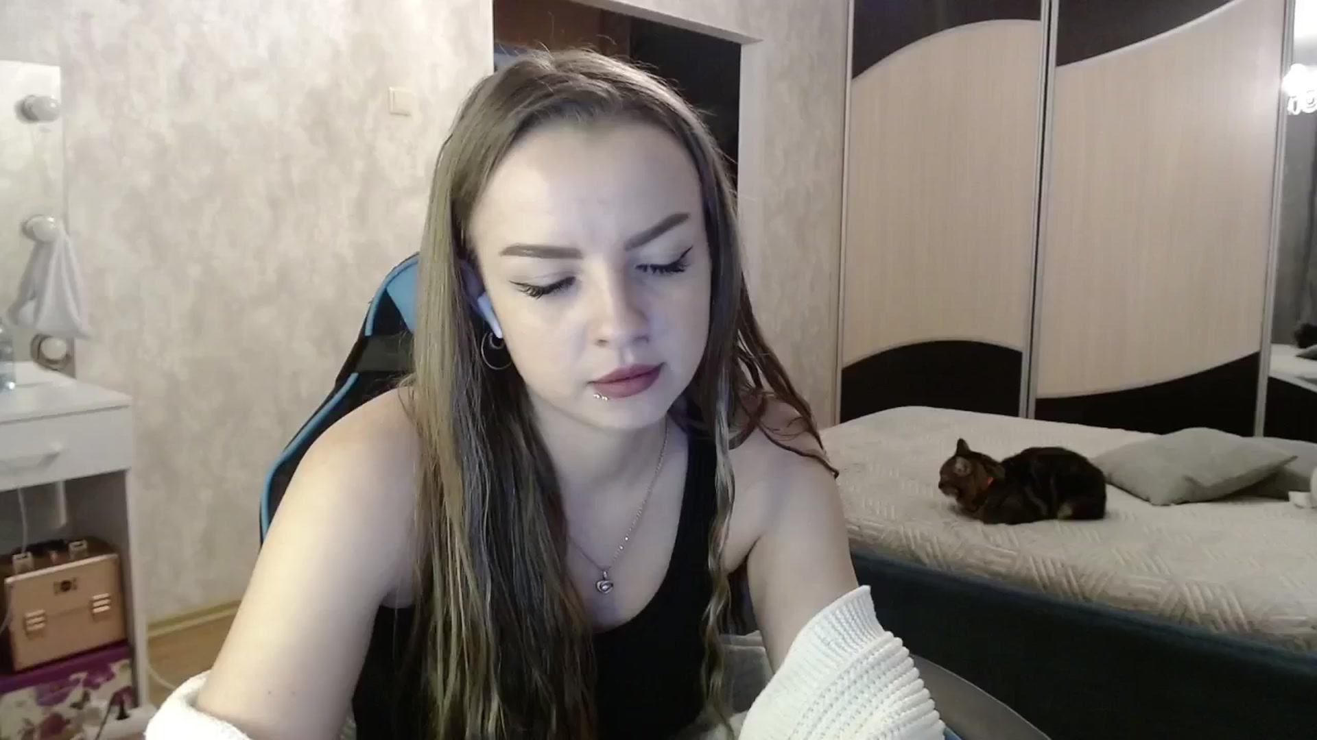 Gallery image thumbnail from Lio_noy's myfreecams stream on, 10/01/2024, 23:28 image 12 of 20