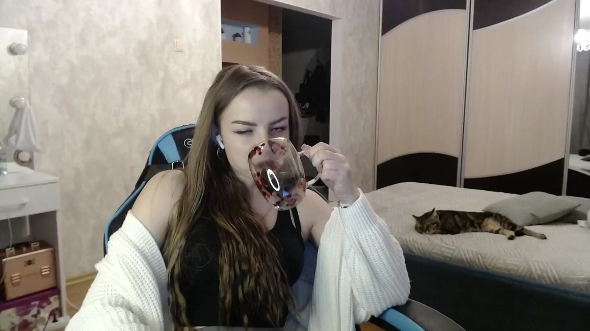 Gallery image thumbnail from Lio_noy's myfreecams stream on, 10/01/2024, 23:28 image 16 of 20