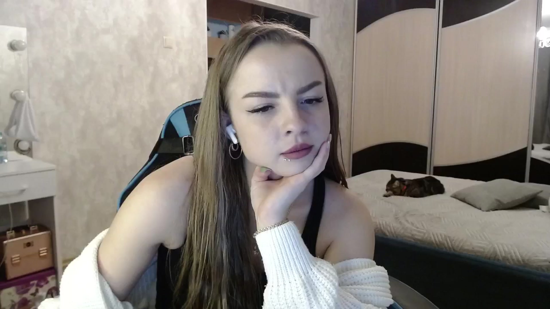 Gallery image thumbnail from Lio_noy's myfreecams stream on, 10/01/2024, 23:28 image 5 of 20