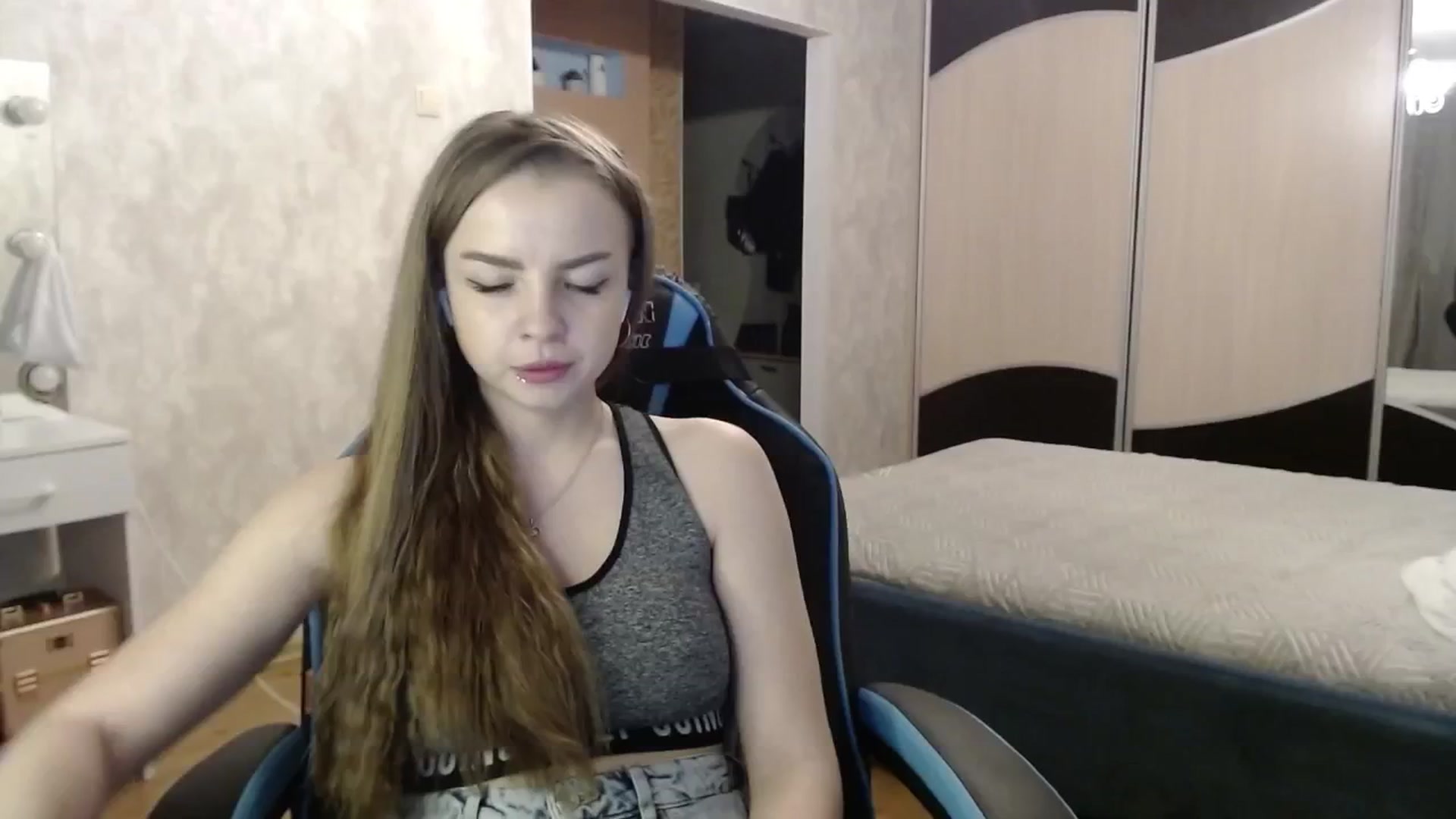 Gallery image thumbnail from Lio_noy's myfreecams stream on, 10/03/2024, 24:27 image 1 of 20