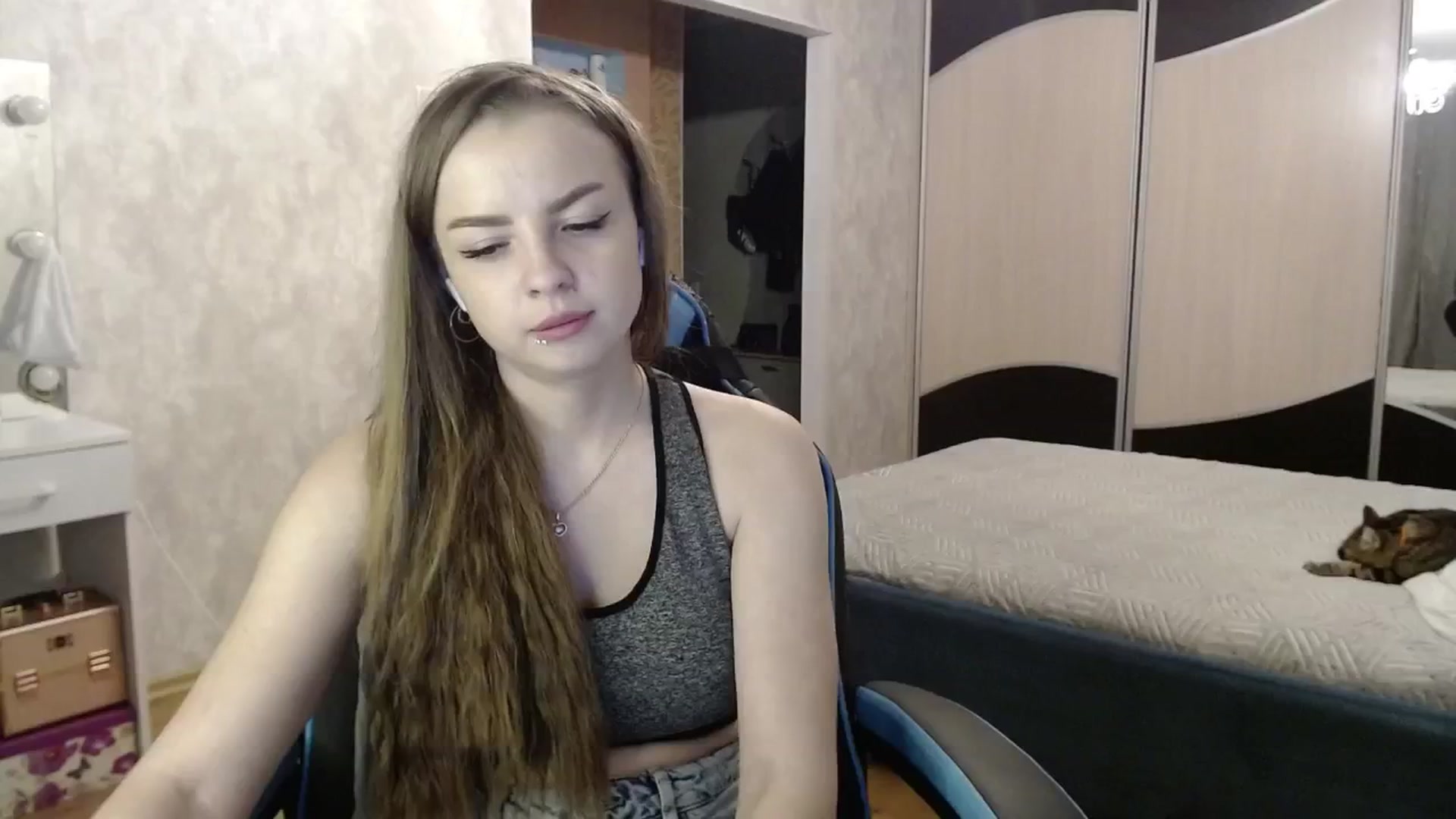 Gallery image thumbnail from Lio_noy's myfreecams stream on, 10/03/2024, 24:27 image 14 of 20