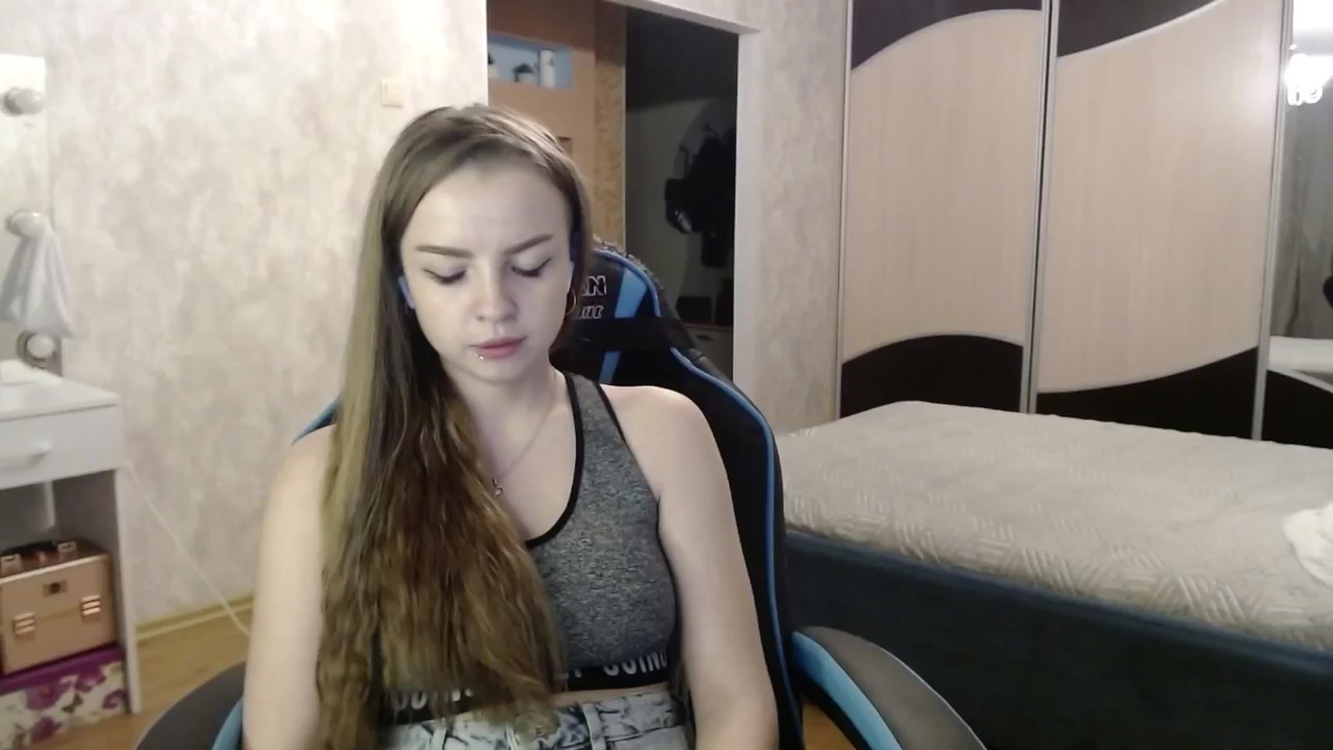 Gallery image thumbnail from Lio_noy's myfreecams stream on, 10/03/2024, 24:27 image 2 of 20