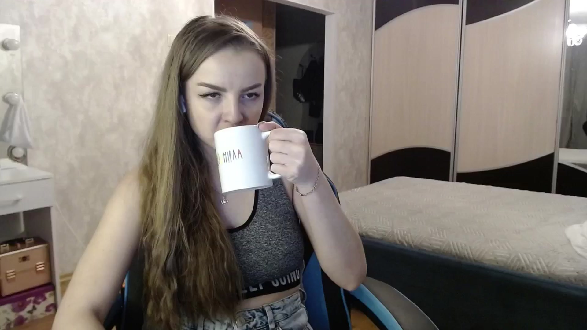 Gallery image thumbnail from Lio_noy's myfreecams stream on, 10/03/2024, 24:27 image 6 of 20
