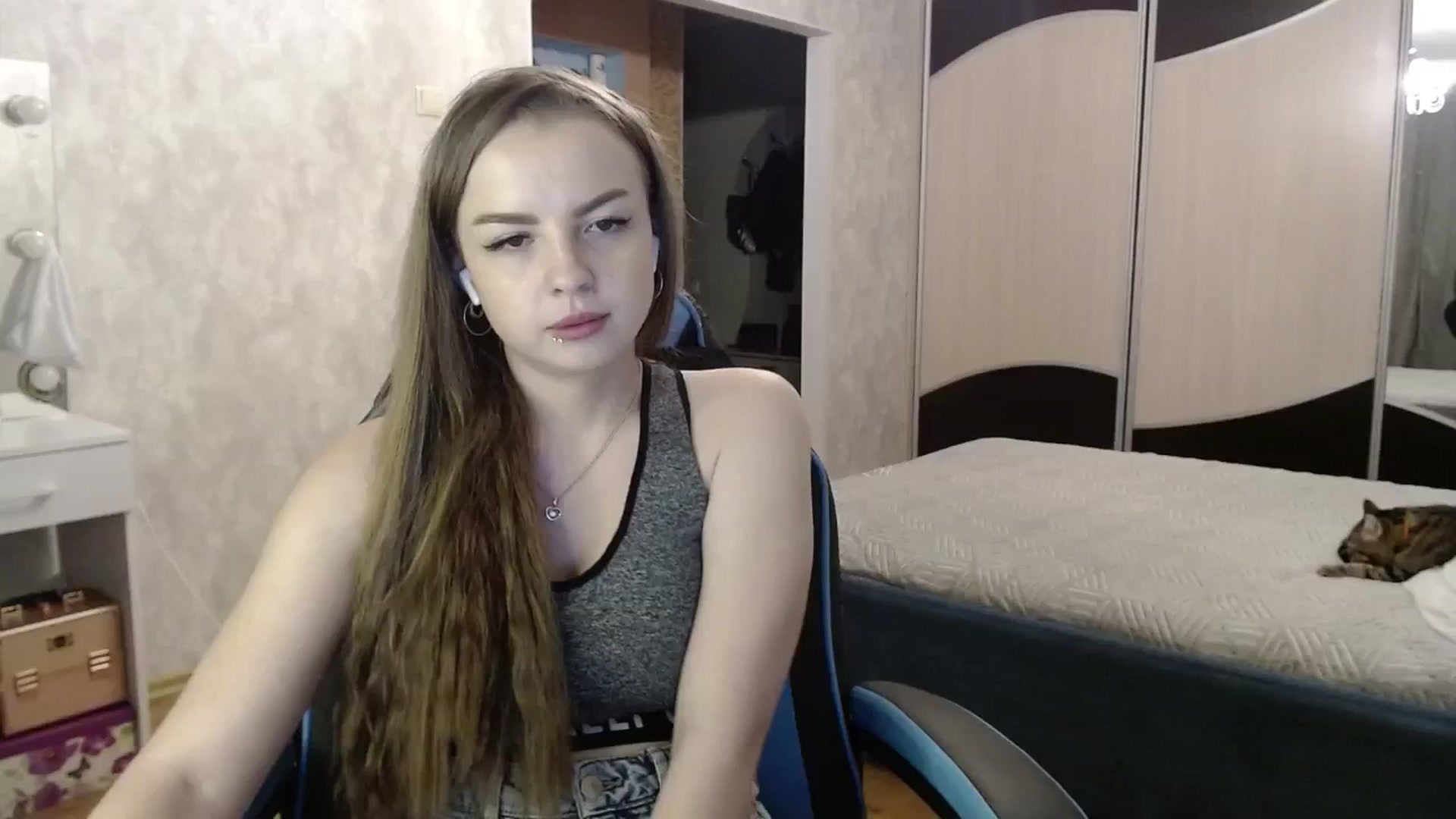 Gallery image thumbnail from Lio_noy's myfreecams stream on, 10/03/2024, 24:27 image 11 of 20