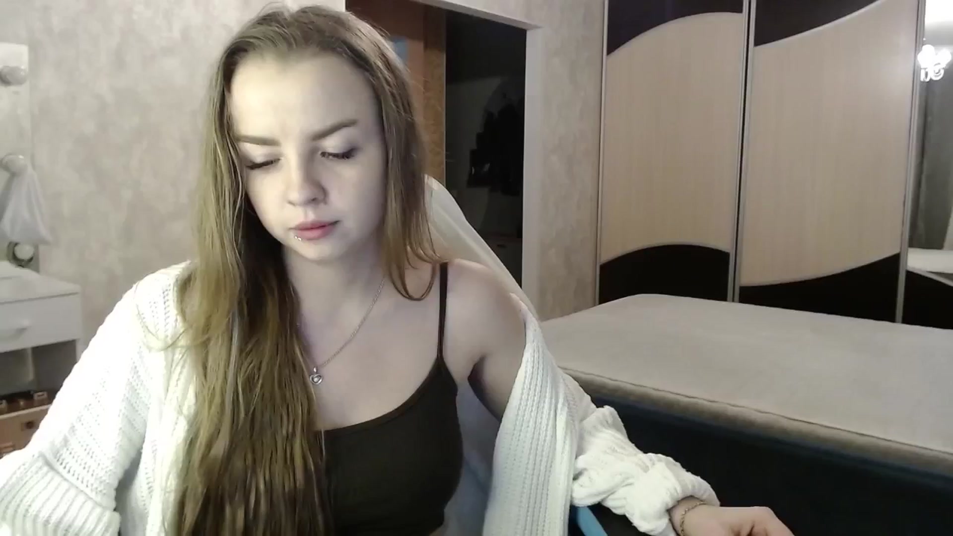 Gallery image thumbnail from Lio_noy's myfreecams stream on, 10/05/2024, 23:44 image 12 of 20