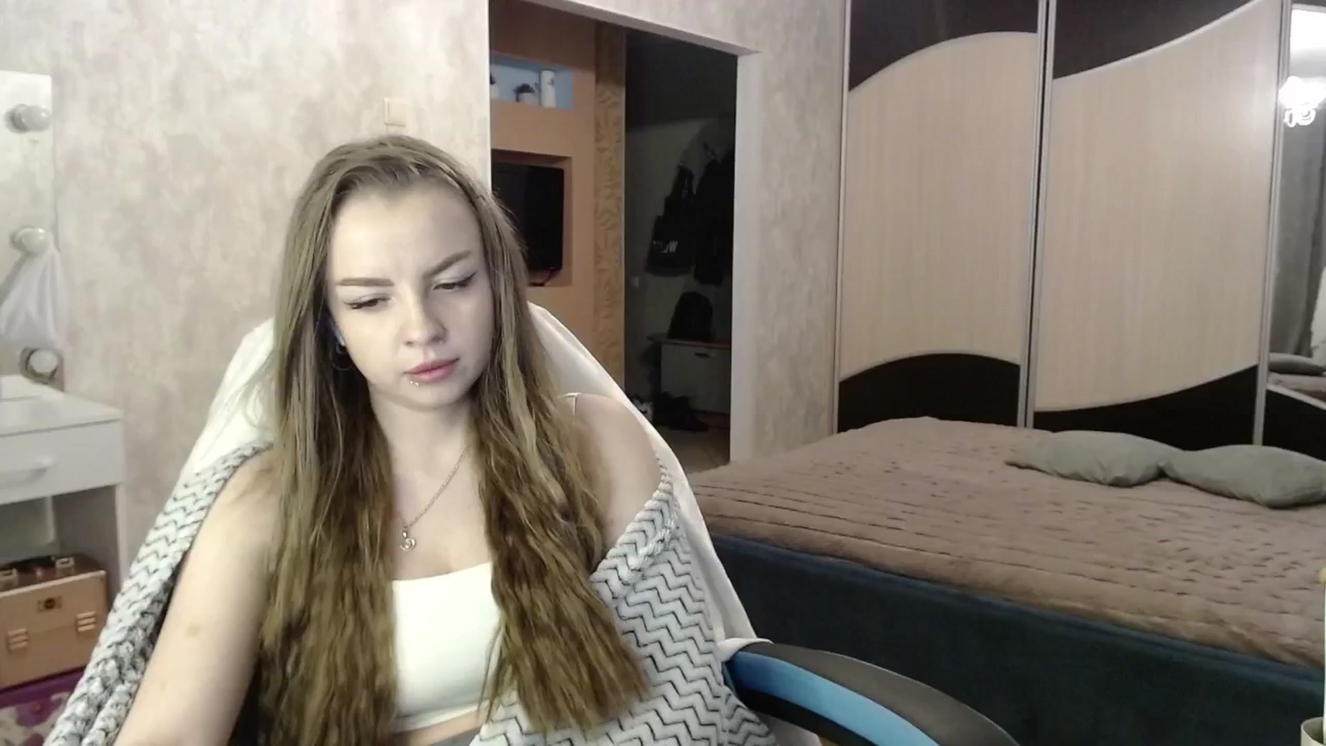 Gallery image thumbnail from Lio_noy's myfreecams stream on, 10/09/2024, 24:03 image 5 of 20