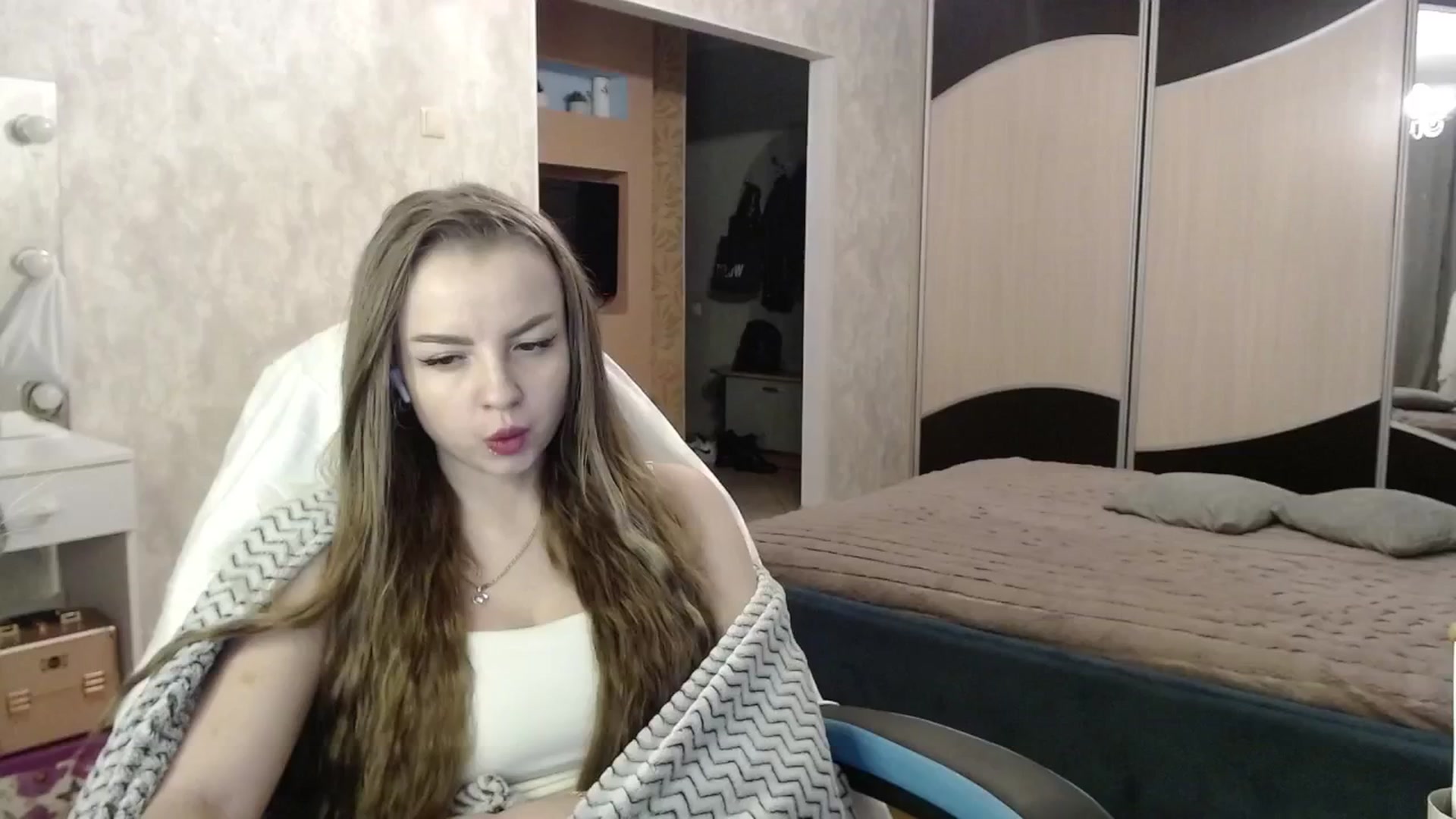 Gallery image thumbnail from Lio_noy's myfreecams stream on, 10/09/2024, 24:03 image 3 of 20