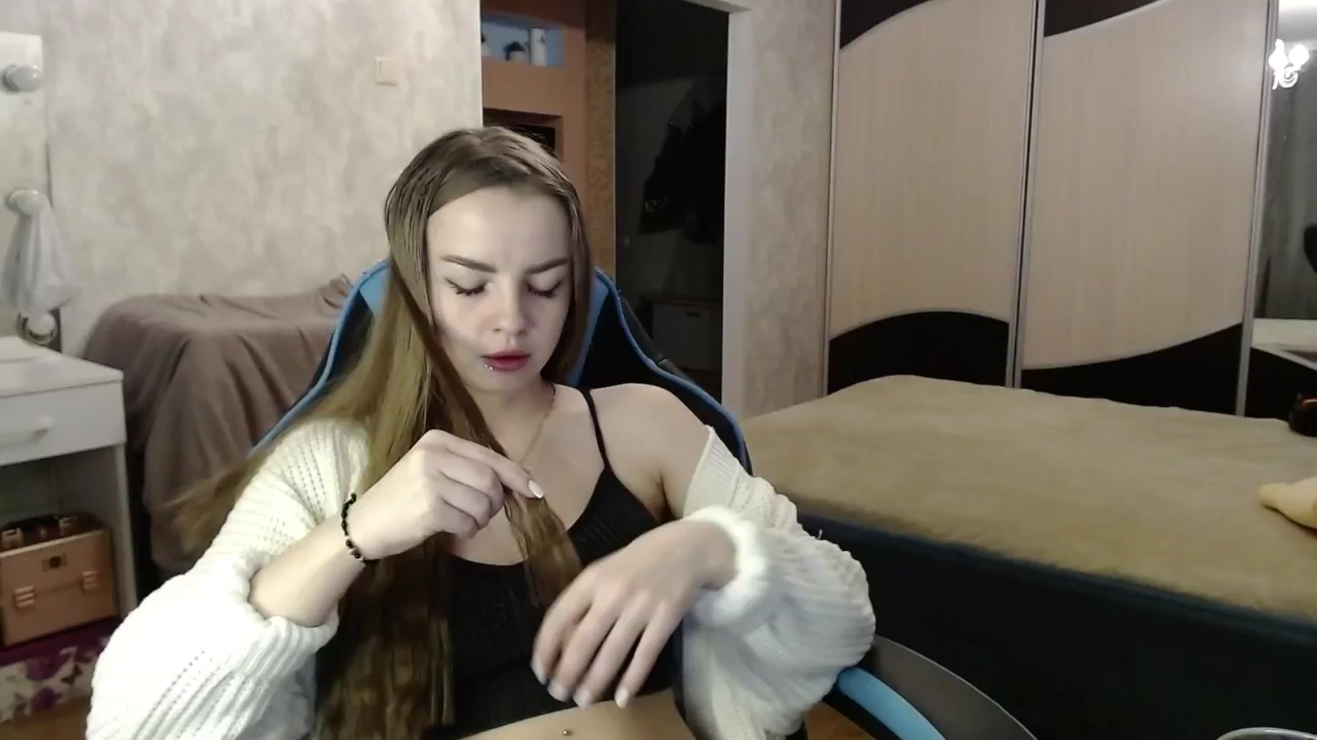 Gallery image thumbnail from Lio_noy's myfreecams stream on, 10/13/2024, 20:57 image 20 of 20