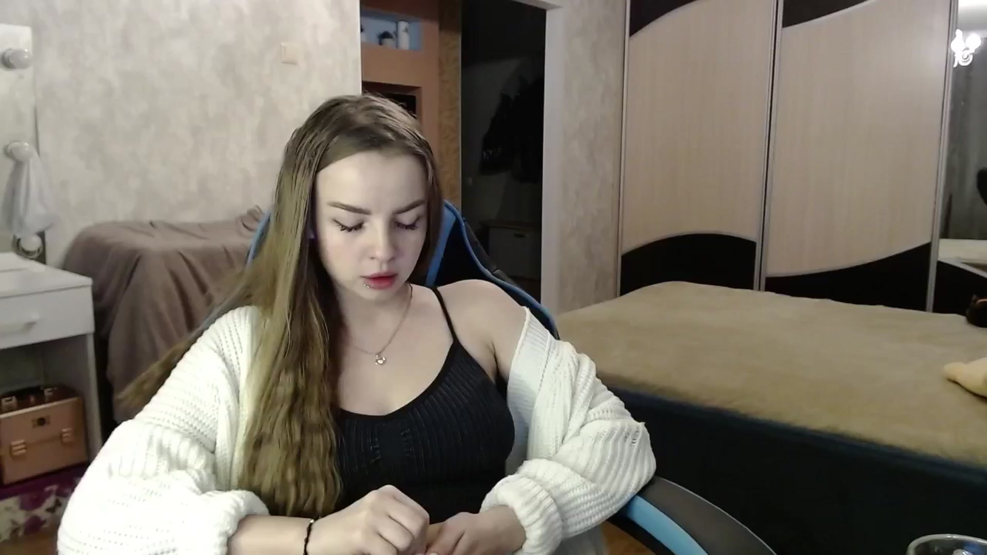Gallery image thumbnail from Lio_noy's myfreecams stream on, 10/13/2024, 20:57 image 17 of 20