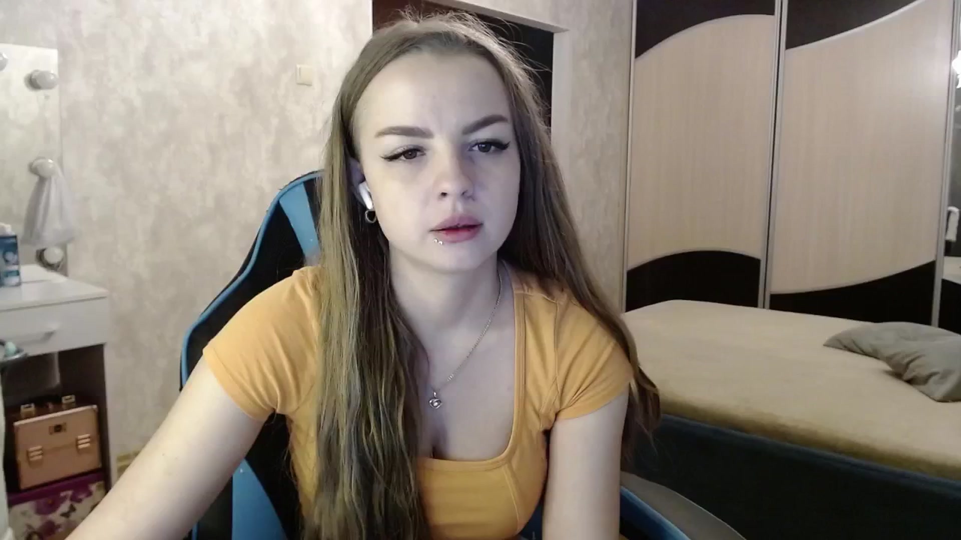 Gallery image thumbnail from Lio_noy's myfreecams stream on, 10/16/2024, 22:41 image 12 of 20