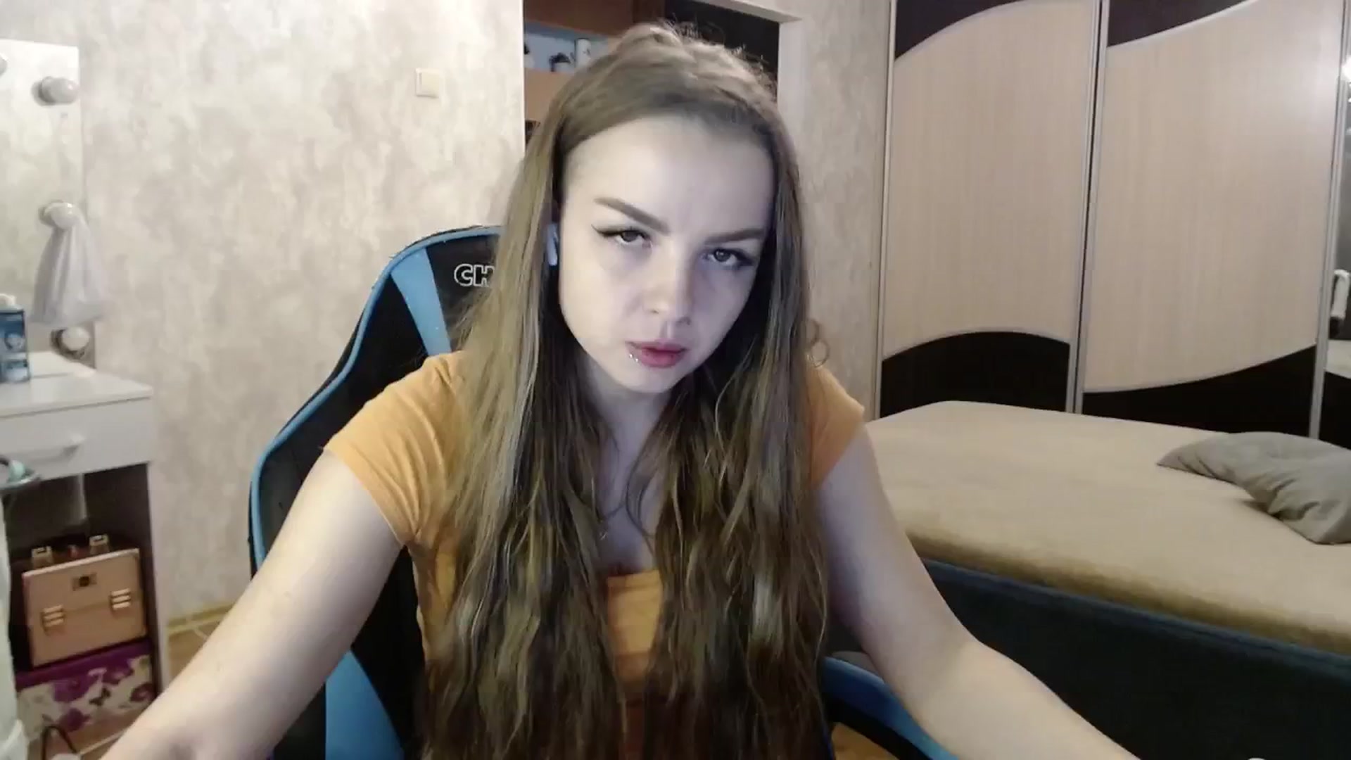 Gallery image thumbnail from Lio_noy's myfreecams stream on, 10/16/2024, 22:41 image 9 of 20