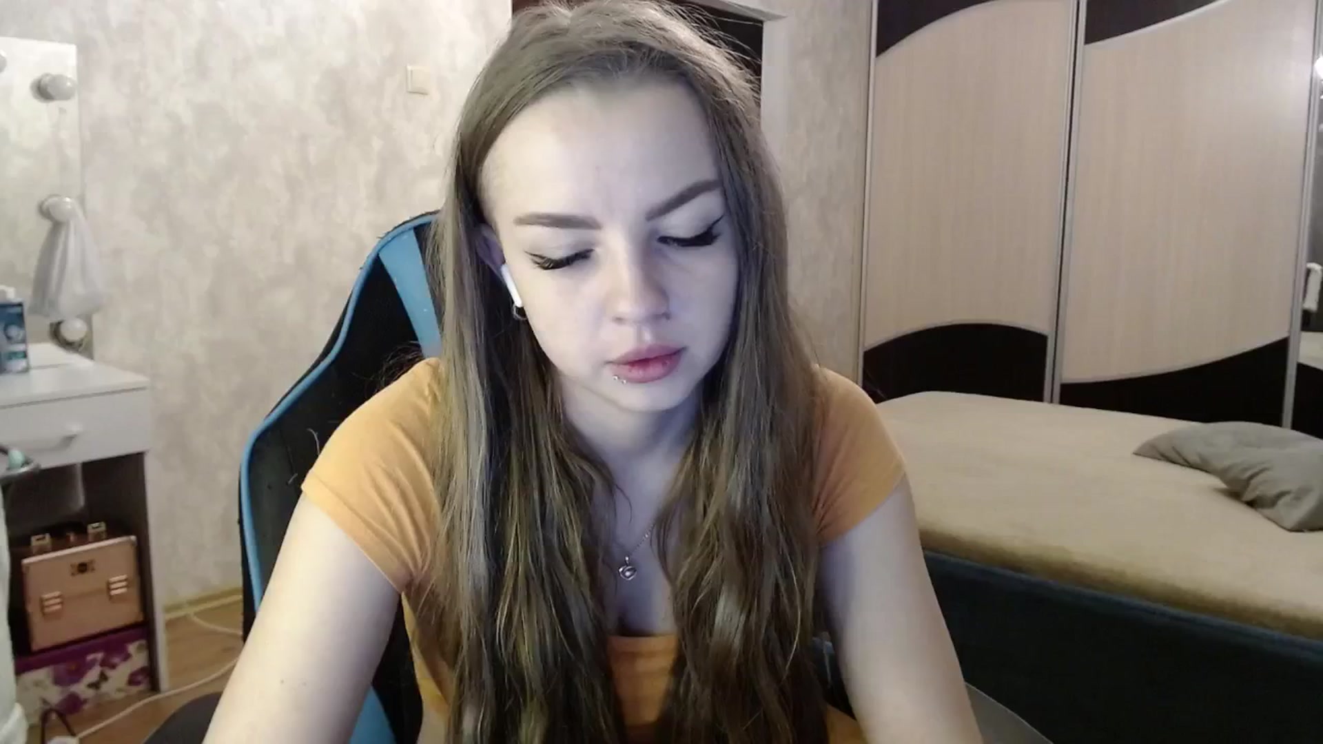 Gallery image thumbnail from Lio_noy's myfreecams stream on, 10/16/2024, 22:41 image 6 of 20