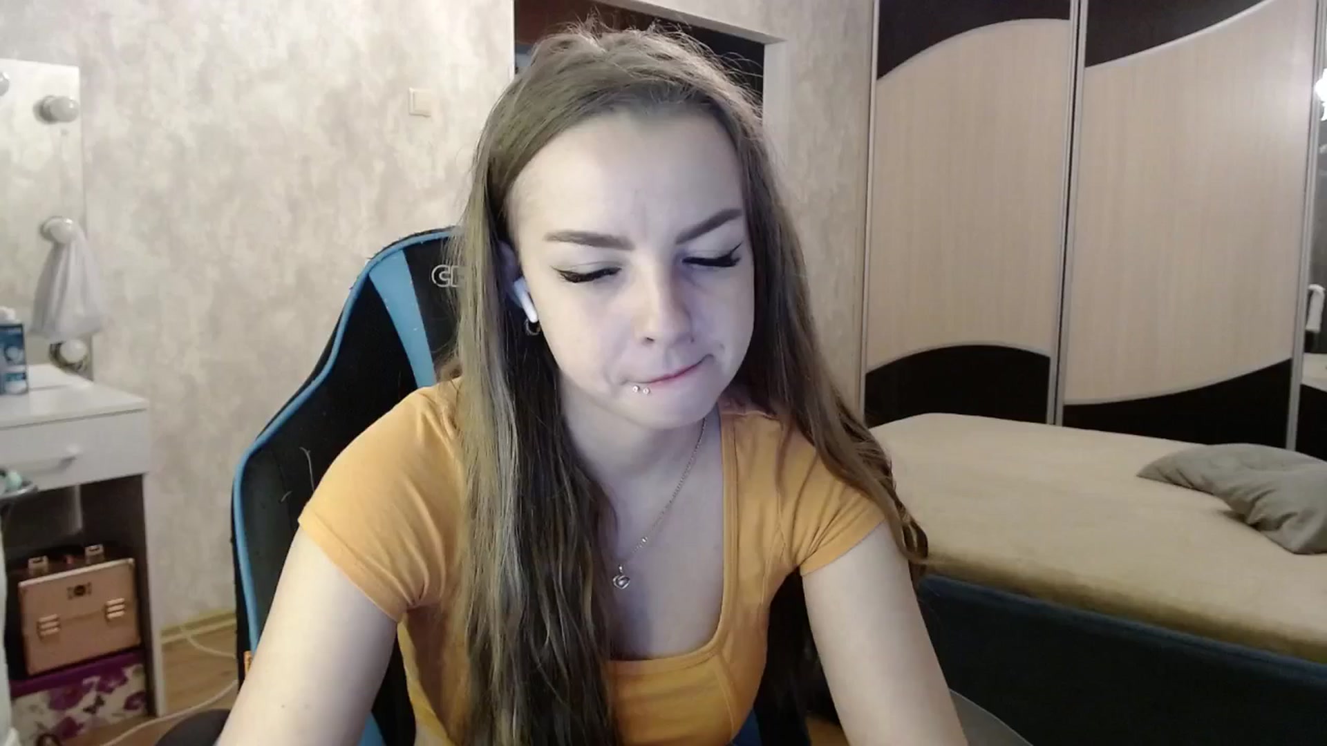 Gallery image thumbnail from Lio_noy's myfreecams stream on, 10/16/2024, 22:41 image 13 of 20