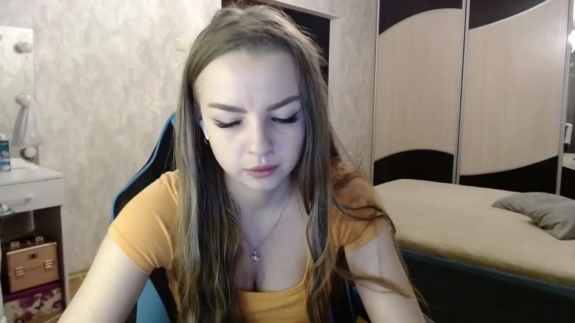 Gallery image thumbnail from Lio_noy's myfreecams stream on, 10/16/2024, 22:41 image 18 of 20