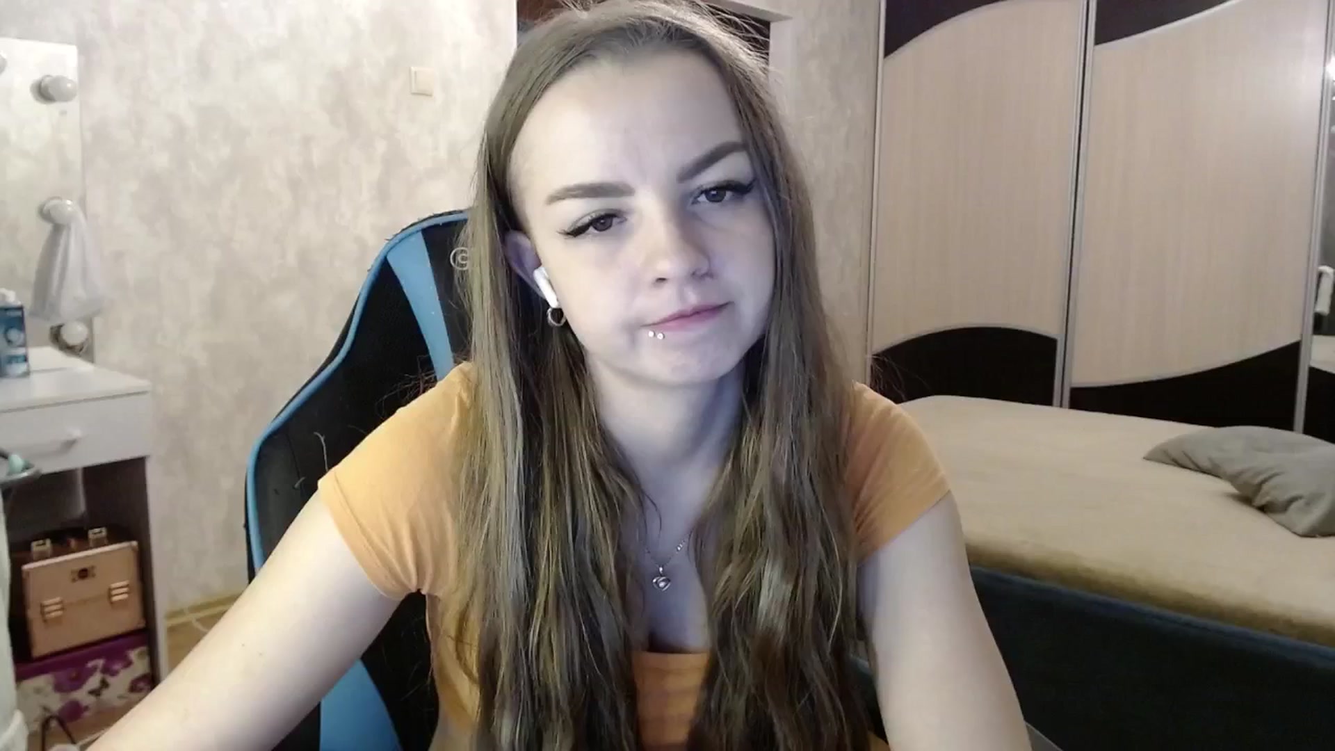 Gallery image thumbnail from Lio_noy's myfreecams stream on, 10/16/2024, 22:41 image 5 of 20
