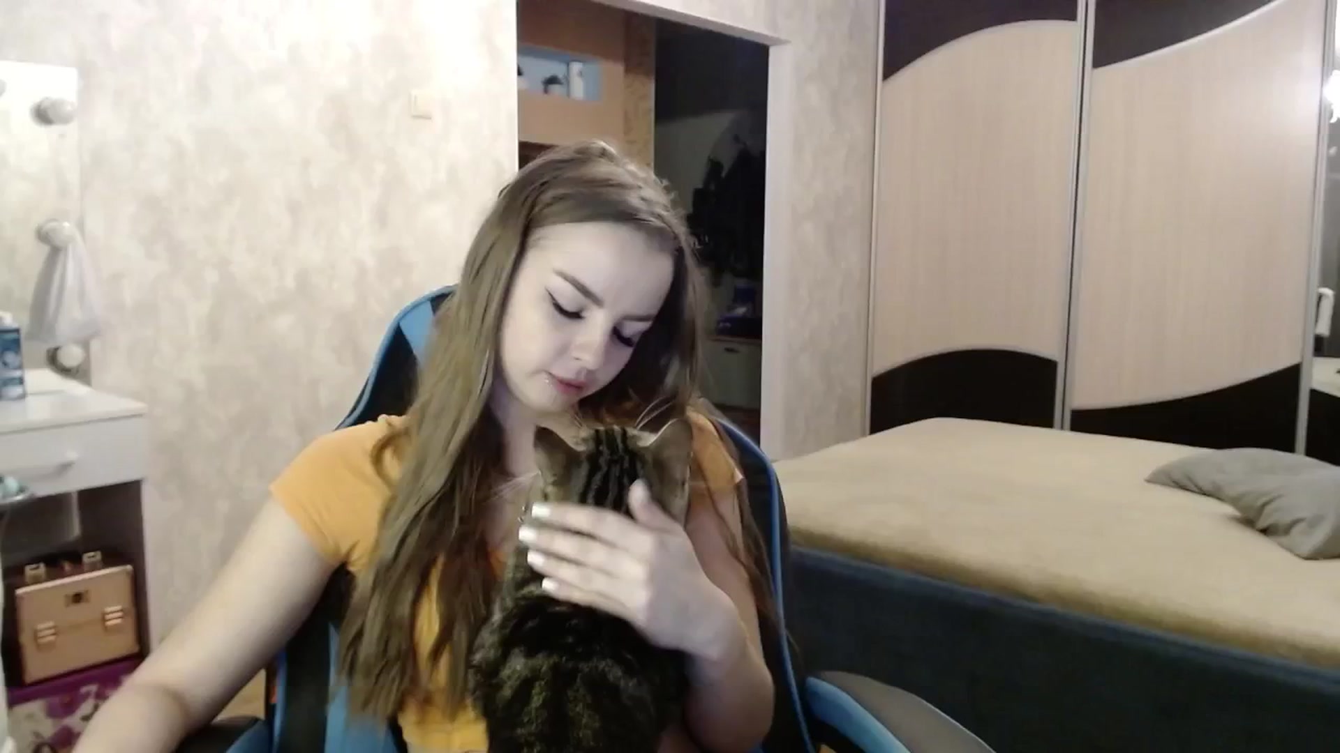 Gallery image thumbnail from Lio_noy's myfreecams stream on, 10/16/2024, 22:41 image 17 of 20
