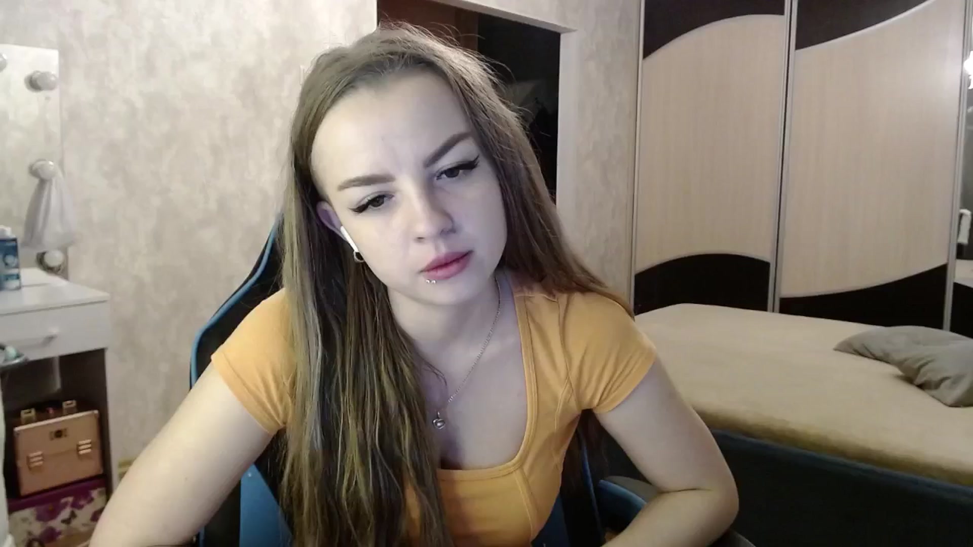 Gallery image thumbnail from Lio_noy's myfreecams stream on, 10/16/2024, 22:41 image 15 of 20