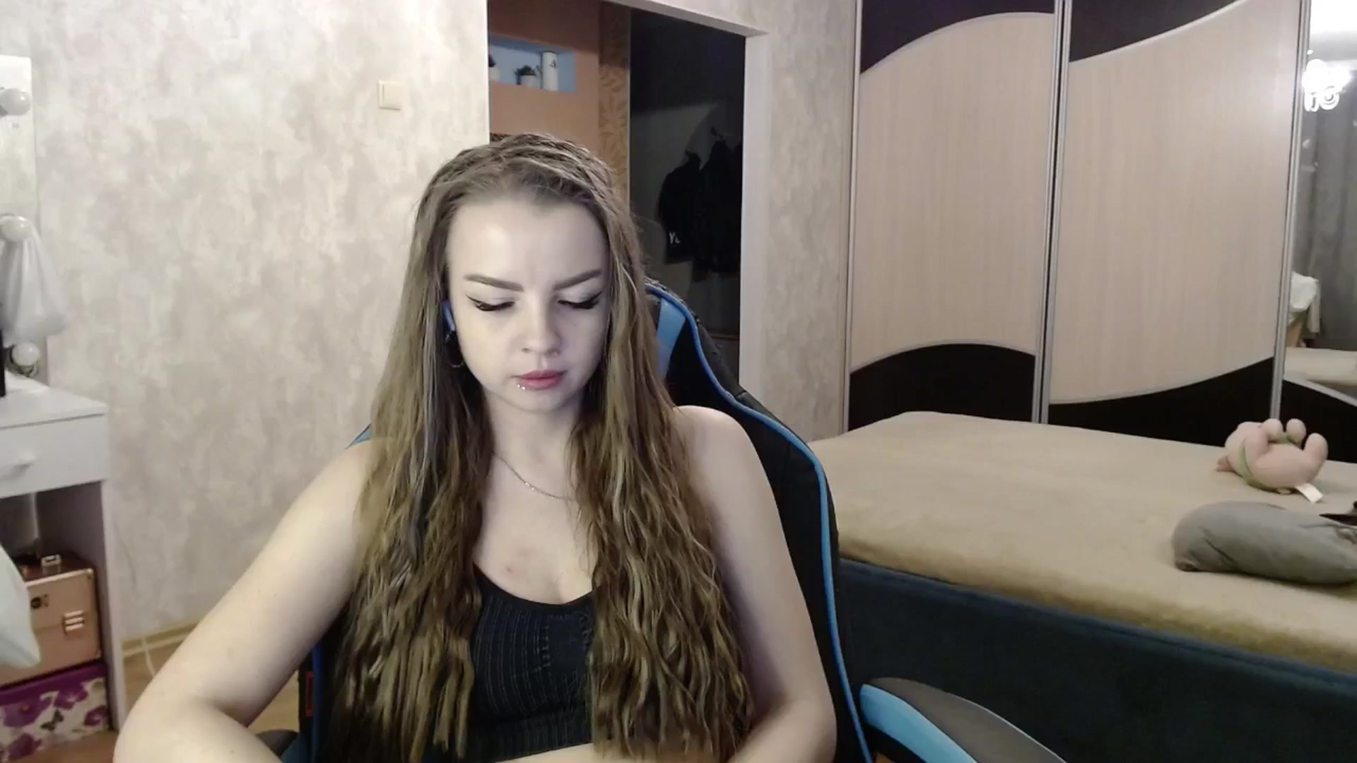 Gallery image thumbnail from Lio_noy's myfreecams stream on, 10/17/2024, 23:05 image 1 of 20