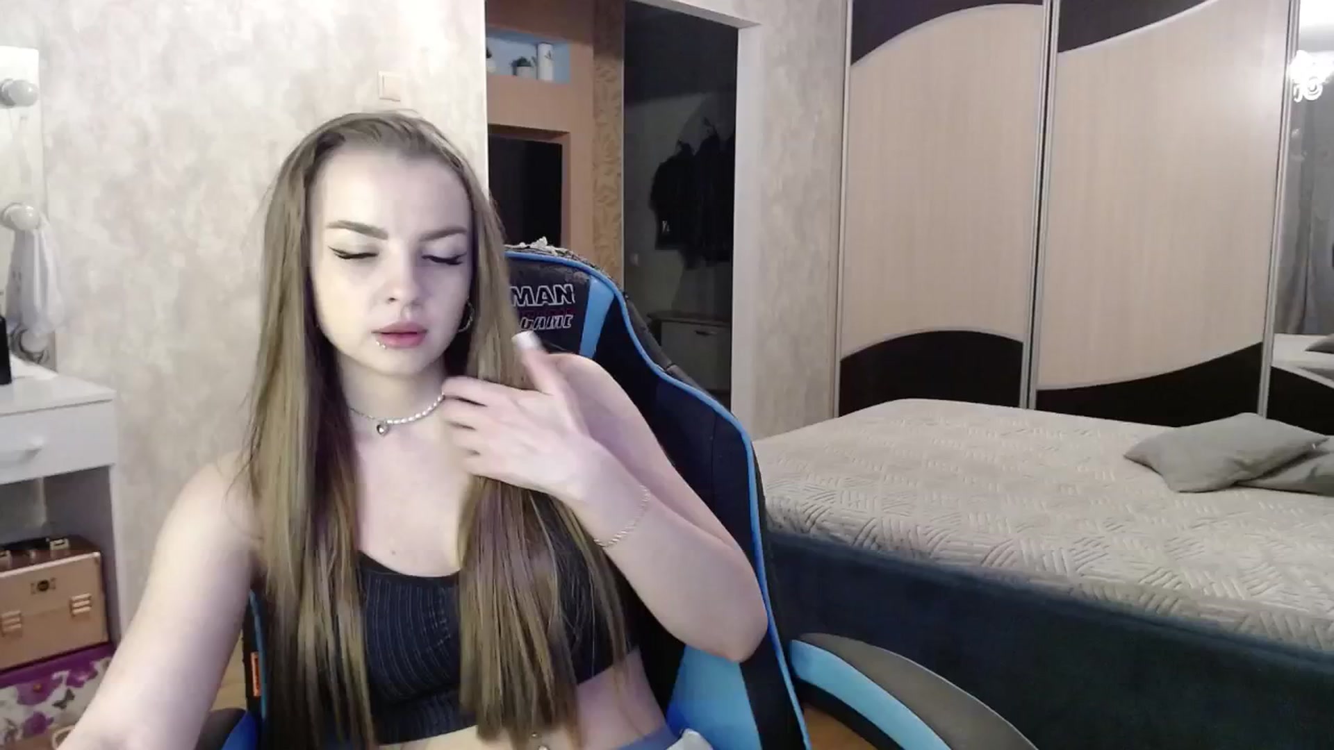 Gallery image thumbnail from Lio_noy's myfreecams stream on, 10/20/2024, 22:37 image 1 of 20