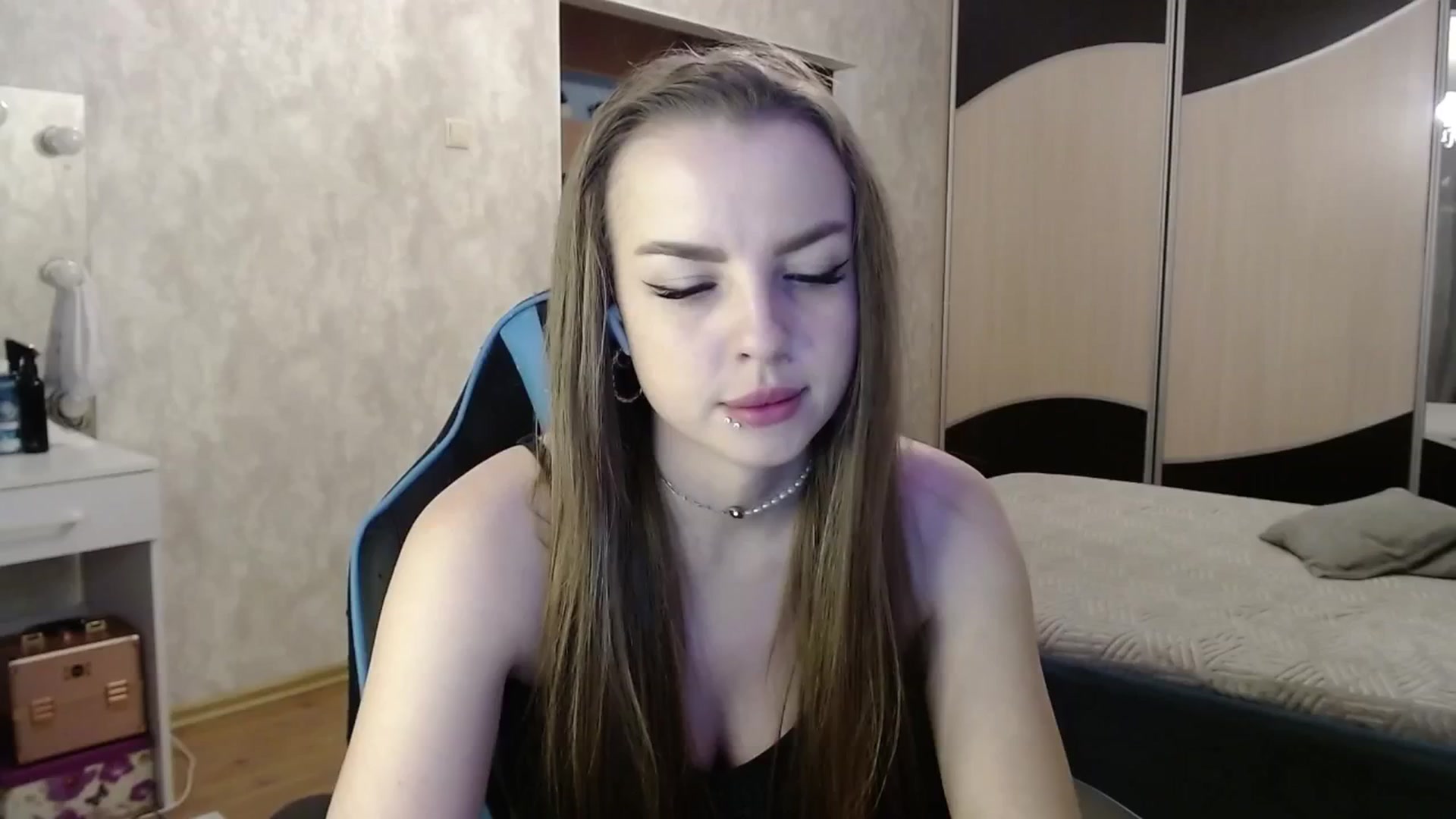 Gallery image thumbnail from Lio_noy's myfreecams stream on, 10/20/2024, 23:16 image 14 of 20