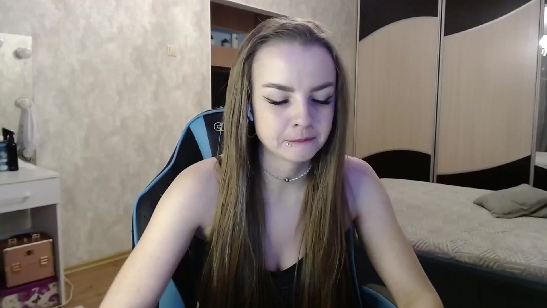 Gallery image thumbnail from Lio_noy's myfreecams stream on, 10/20/2024, 23:16 image 13 of 20