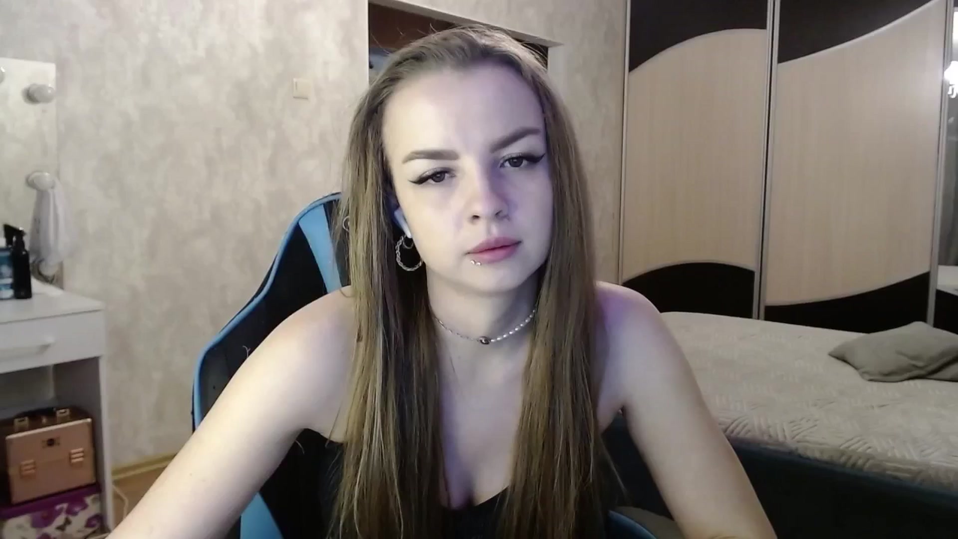 Gallery image thumbnail from Lio_noy's myfreecams stream on, 10/20/2024, 23:16 image 9 of 20