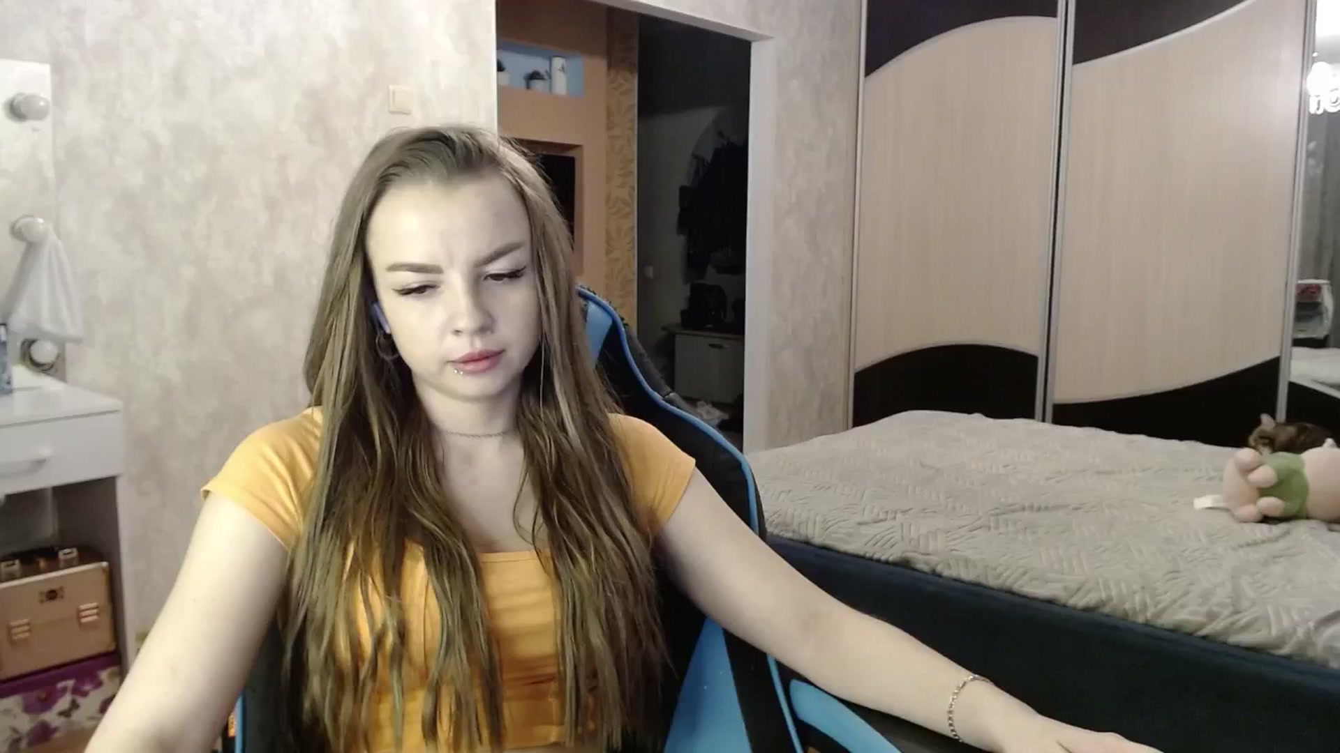 Gallery image thumbnail from Lio_noy's myfreecams stream on, 10/27/2024, 24:20 image 7 of 20