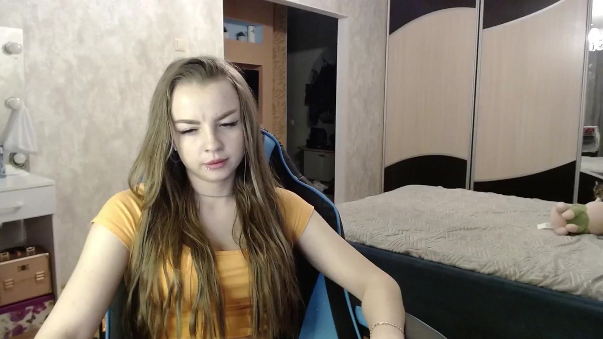 Gallery image thumbnail from Lio_noy's myfreecams stream on, 10/27/2024, 24:20 image 3 of 20