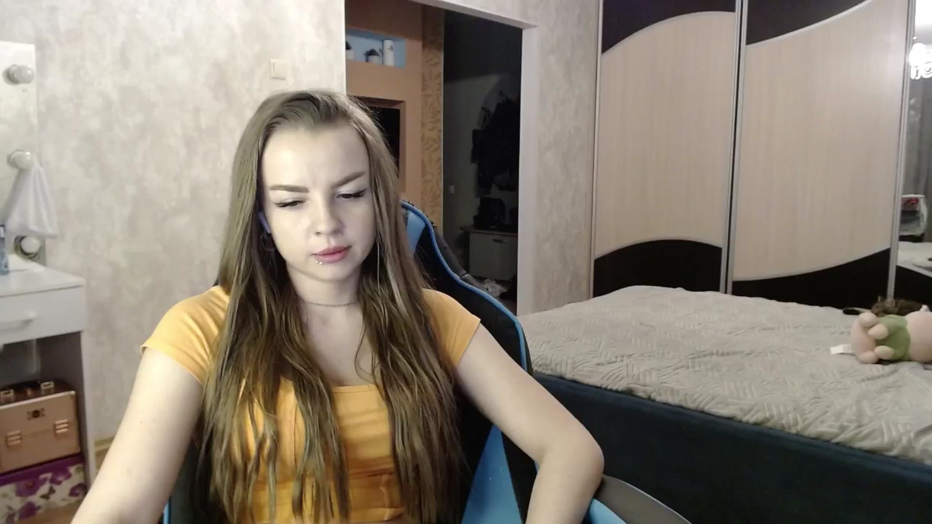 Gallery image thumbnail from Lio_noy's myfreecams stream on, 10/27/2024, 24:20 image 16 of 20