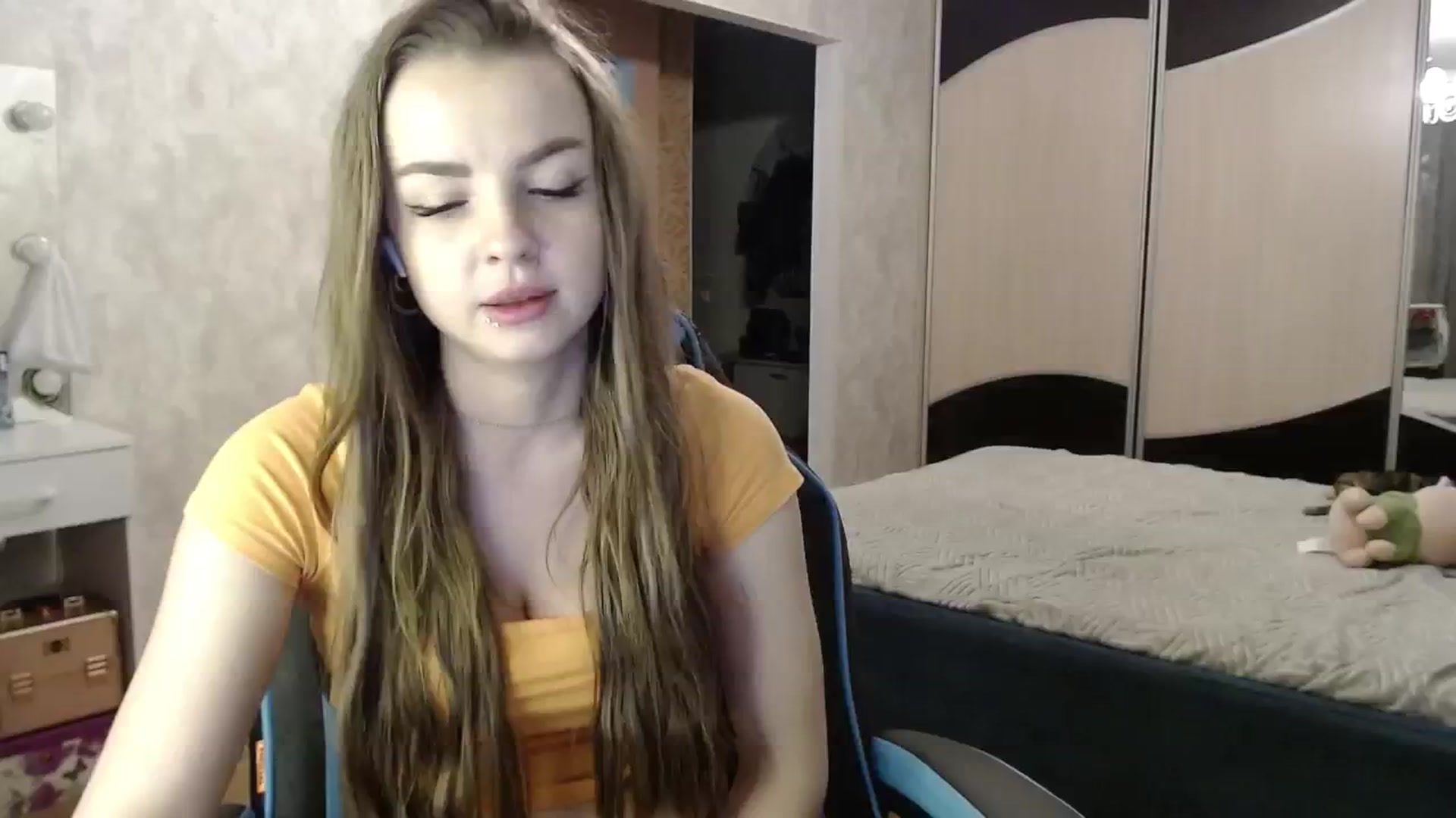 Gallery image thumbnail from Lio_noy's myfreecams stream on, 10/27/2024, 24:20 image 17 of 20