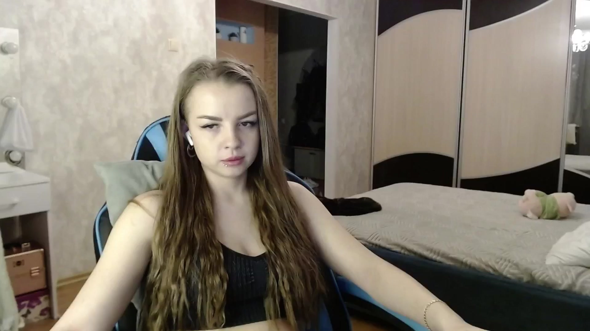 Gallery image thumbnail from Lio_noy's myfreecams stream on, 10/28/2024, 22:41 image 3 of 20
