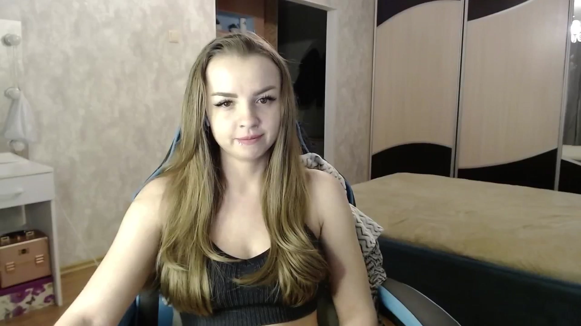 Gallery image thumbnail from Lio_noy's myfreecams stream on, 11/10/2024, 21:58 image 4 of 20